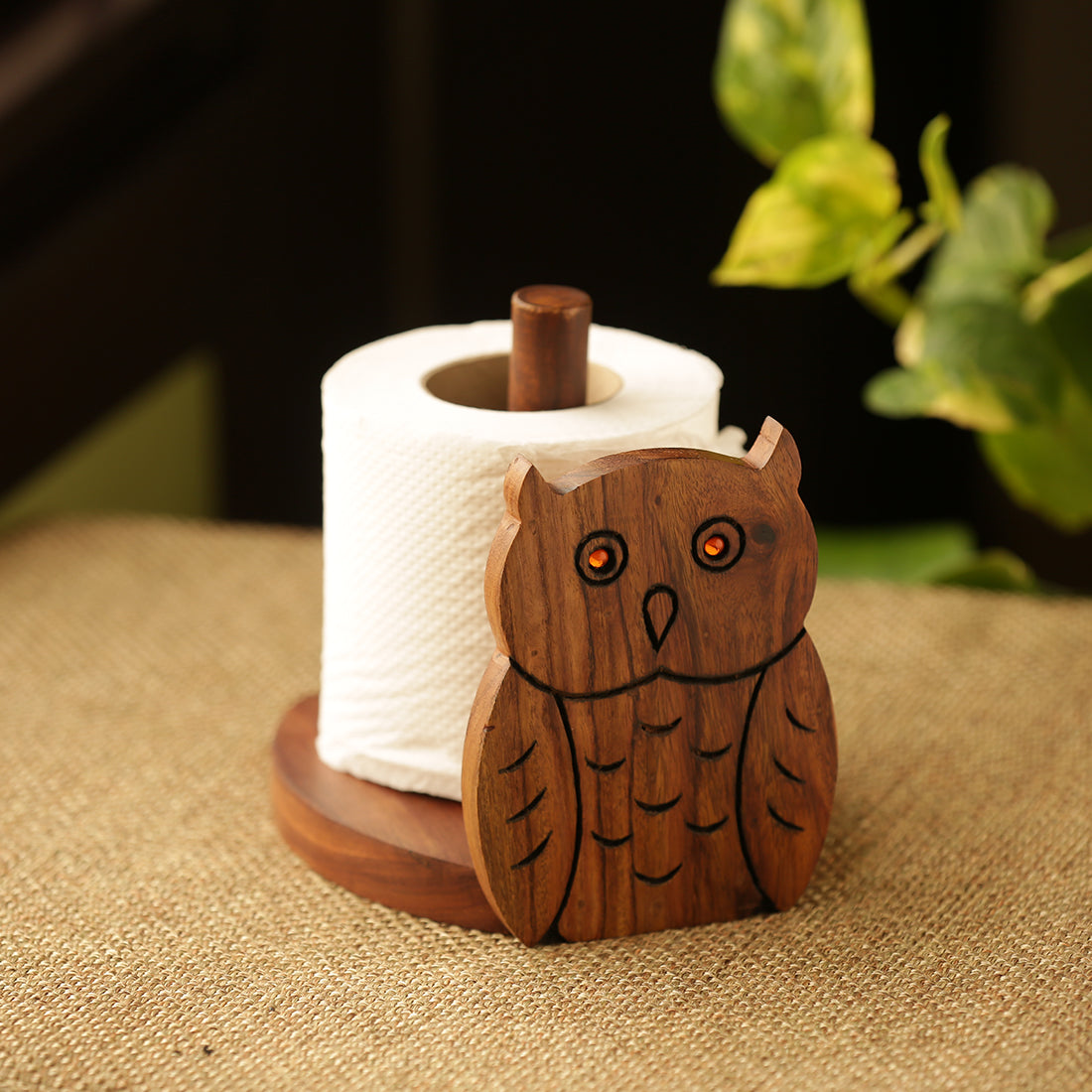EXCLUSIVELANE 'Owl On A Roll' Hand Carved Sheesham Wood Tissue Roll Holder