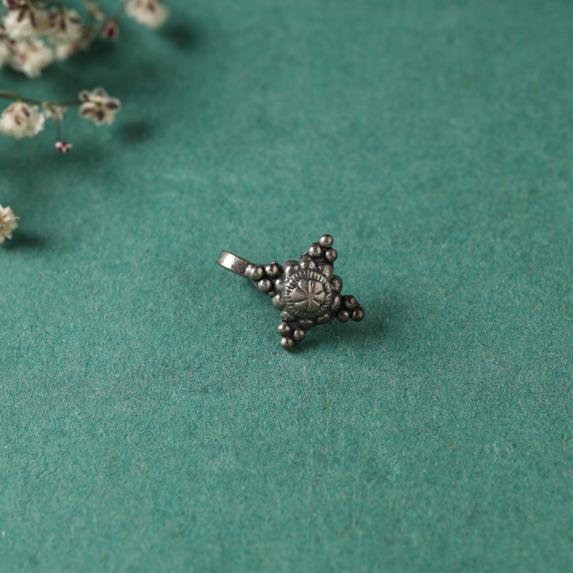 HAVELI CHRONICLES Antique Padma Sterling Silver Nosepin