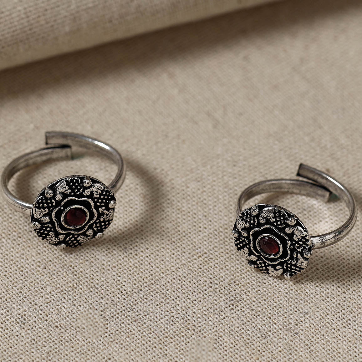 WHITE RIVER STORIES Antique Silver Finish Oxidised Brass Base Toe Ring (Adjustable) - view 2