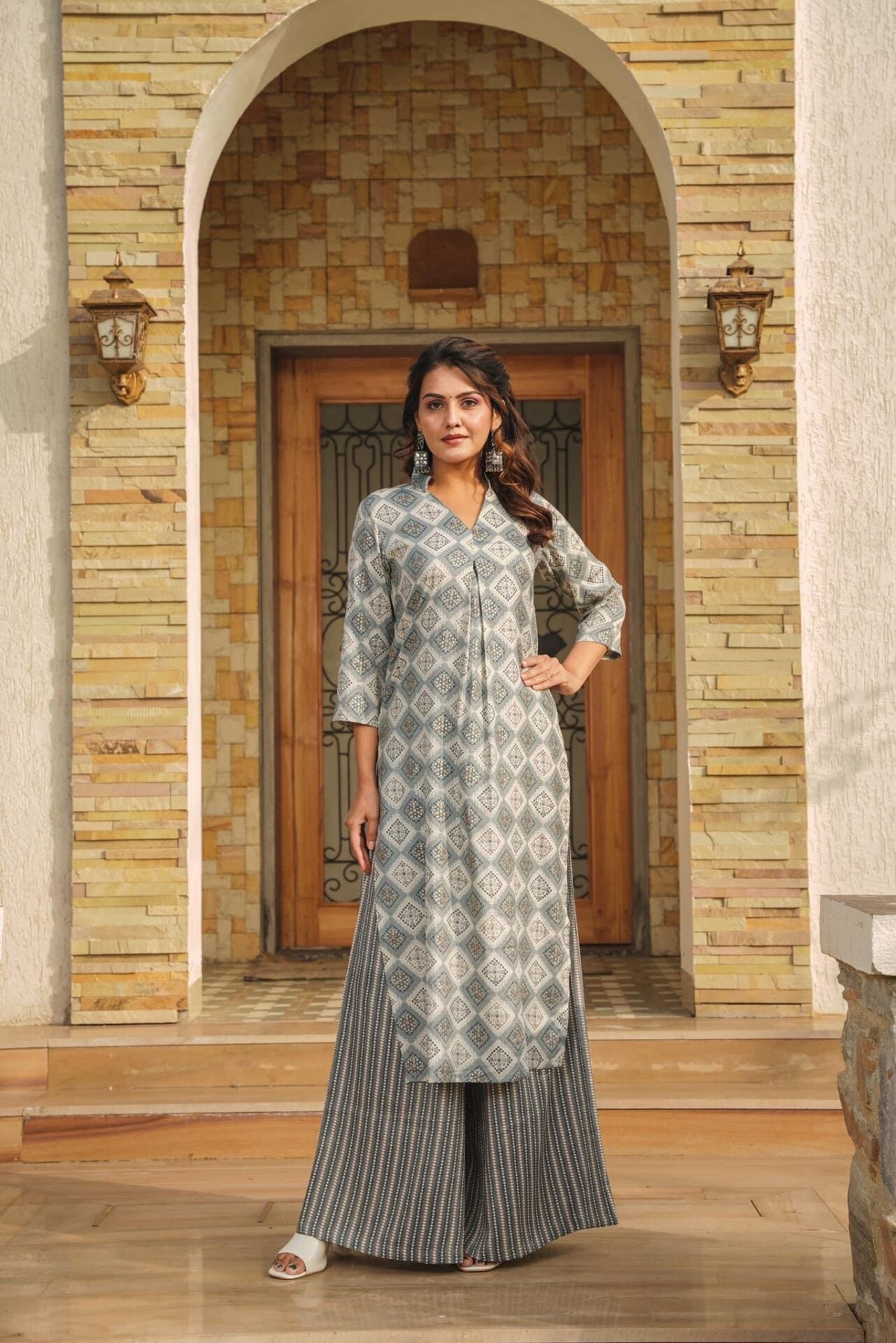 Idaho-o Harbor Grey Kurta-palazzo Set - view 2