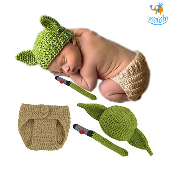 Vinny Y Baby Yoda Costume