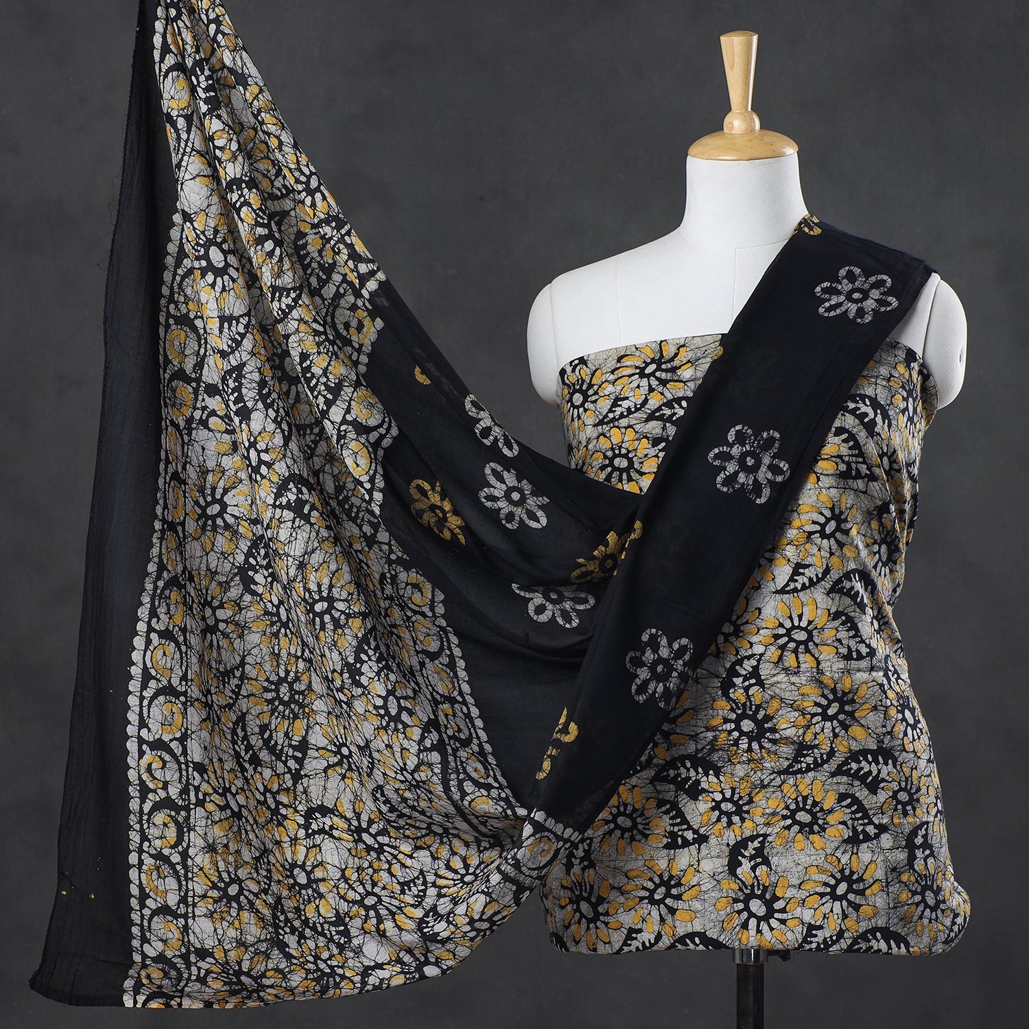 KACHCHH JI CHHAAP Beige - 3pc Kutch Batik Print Cotton Dress Material 04