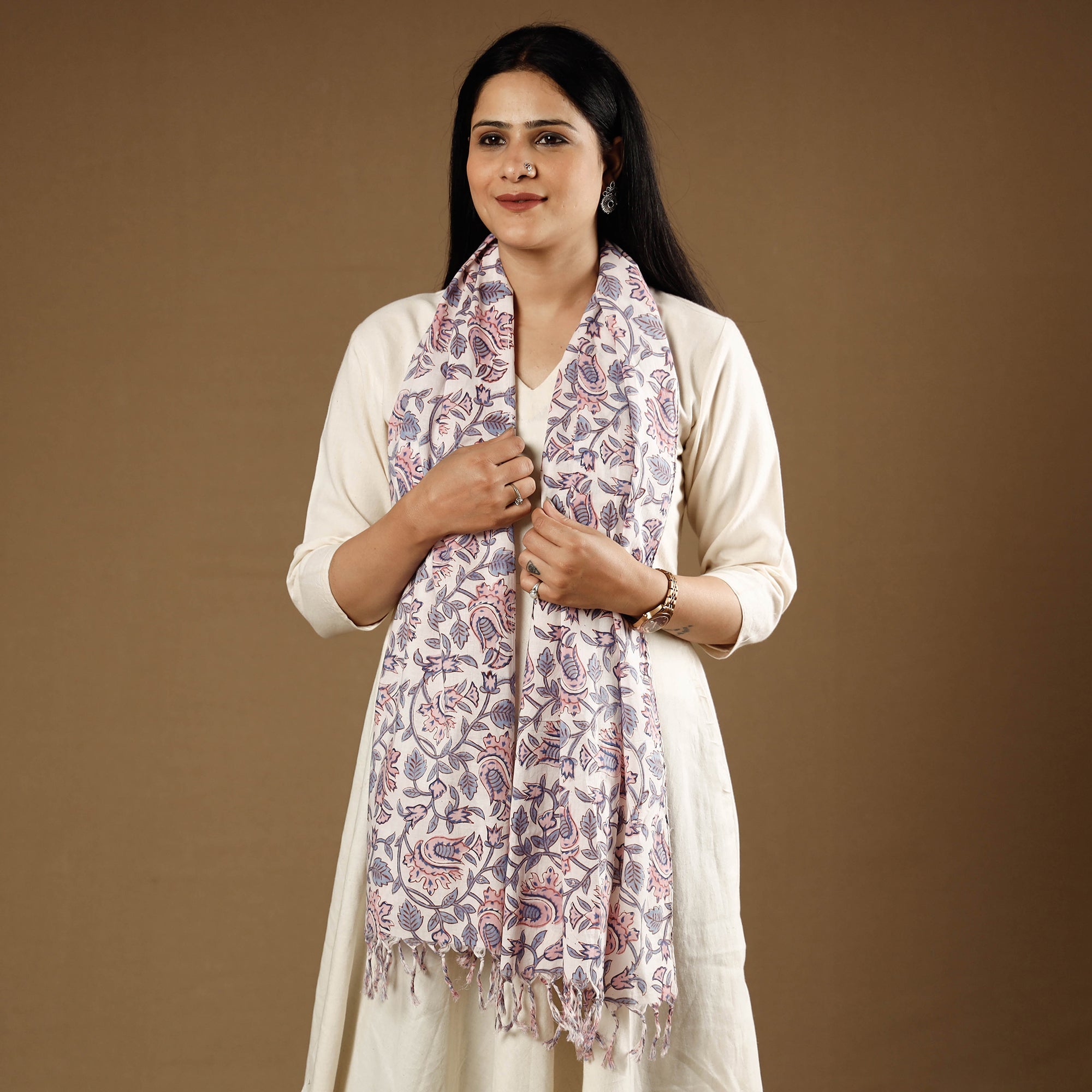 HAVELI CHRONICLES Bel Pink & White Sanganeri Block Printed Cotton Stoles With Tassels - view 4