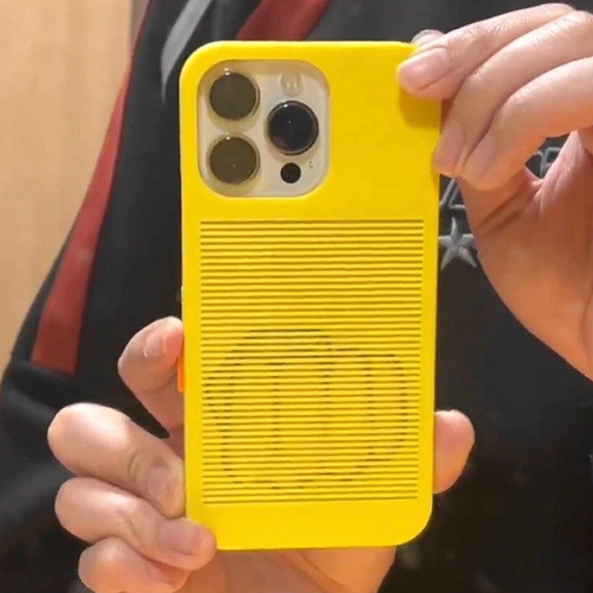 Million Cases Fist To Finger Transformation Case - iPhone - view 5