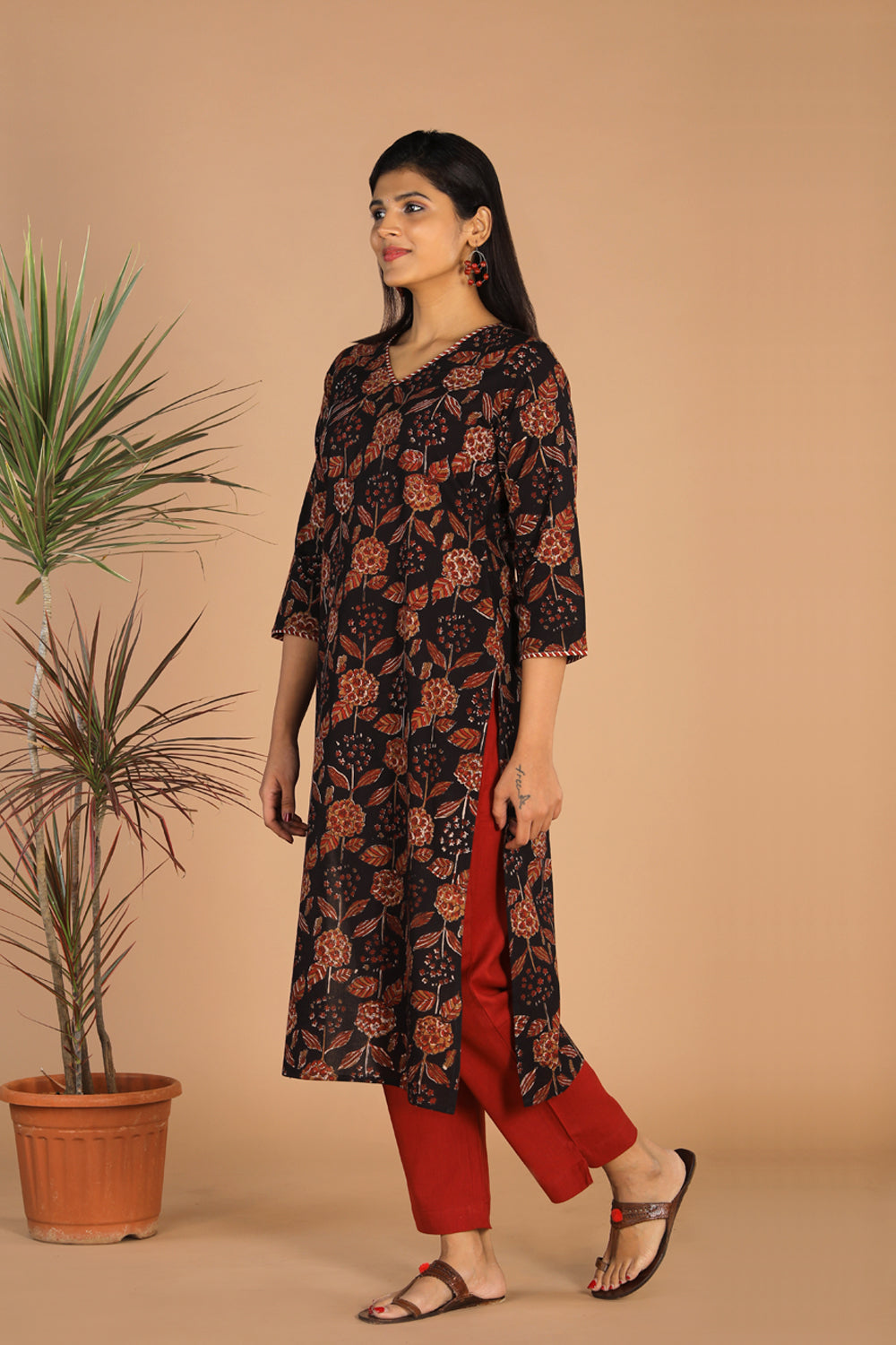 Kalanjali Ethnics Deep black cotton bagru kurti - view 4