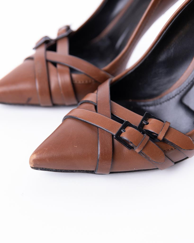 Burberry Brown Leather And Nova Check Canvas Pointed Toe Pumps - view 3