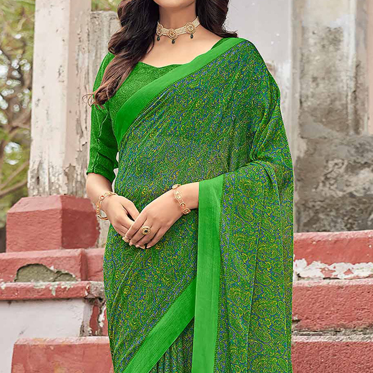 BlackTree green-floral-printed-chiffon-saree-5 - view 2