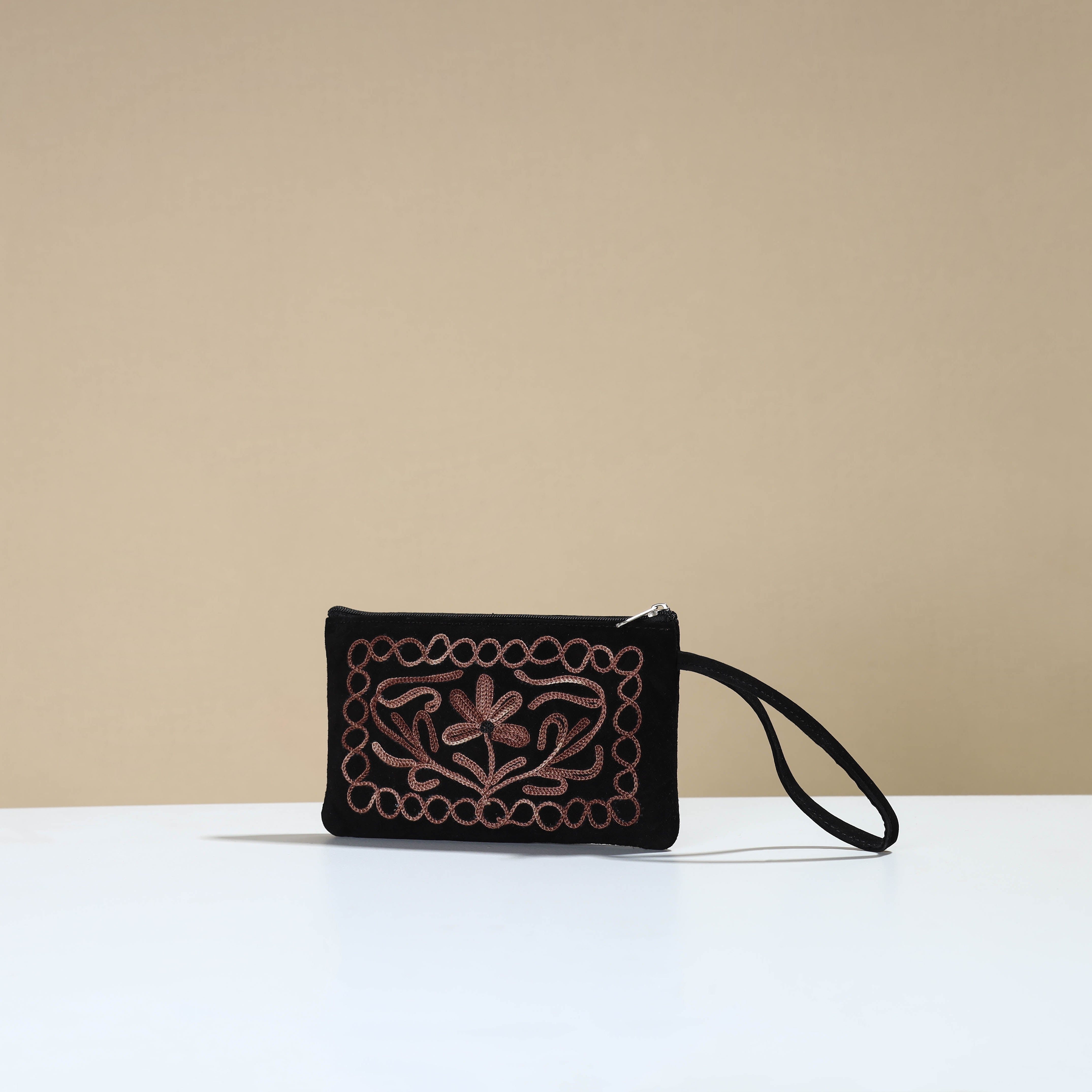 ITOKRI CRAFTS INITIATIVE Black - Kashmiri Crewel Hand Embroidery Velvet Coin Purse 03 - view 2