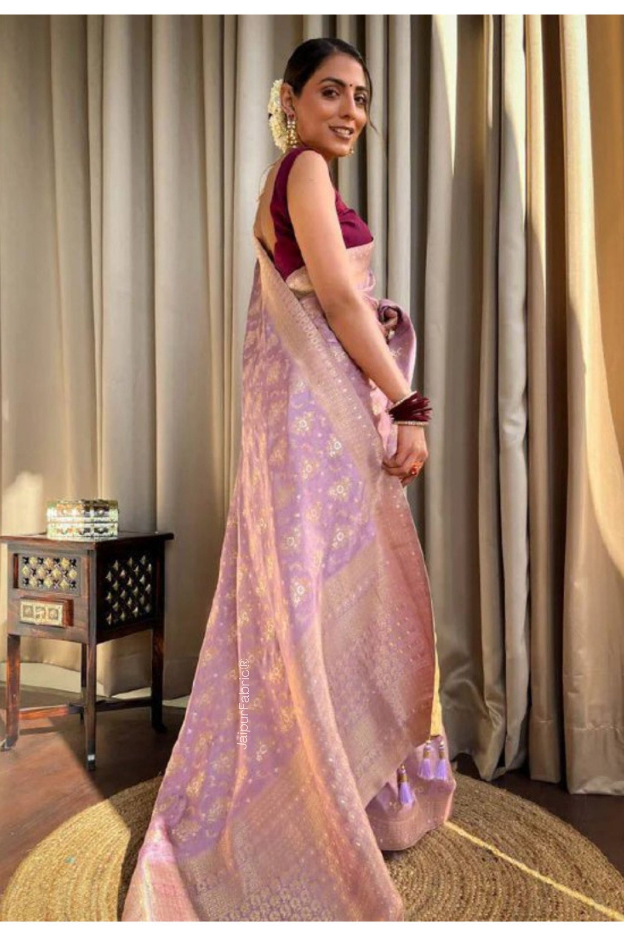 JaipurFabric® Lavender Banarasi Silk Saree With Blouse Piece - view 3
