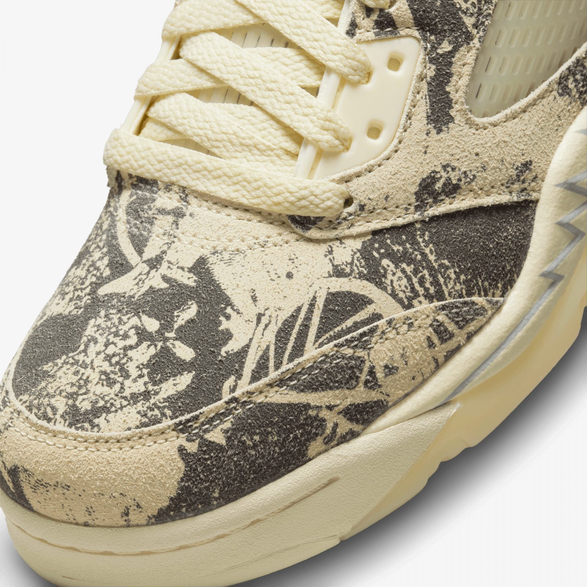 Jordan | AIR JORDAN 5 RETRO LOW { WHITE/COCONUT MILK - view 2