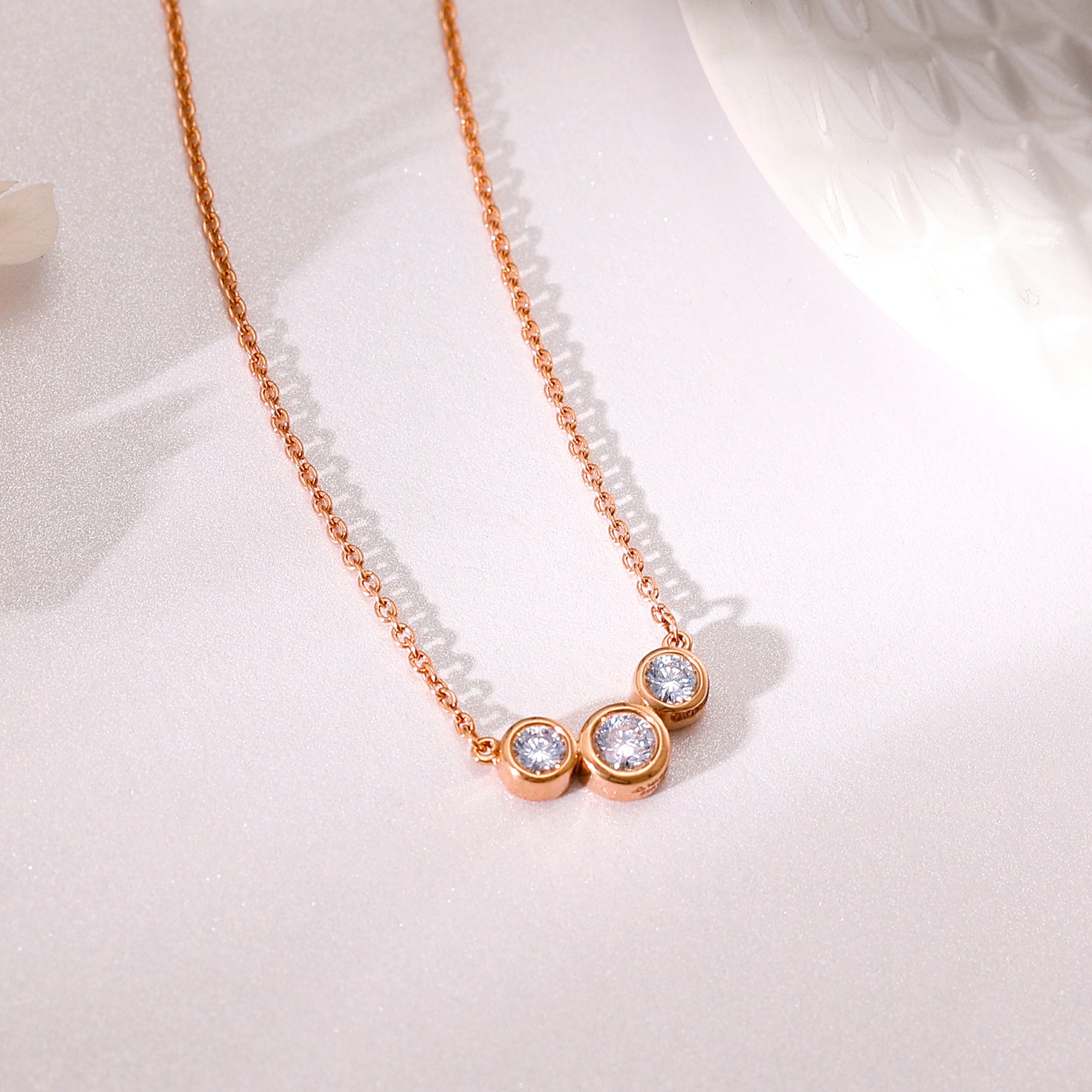 GIVA Jewellery Rose Gold Cercle Diamond Necklace - view 2