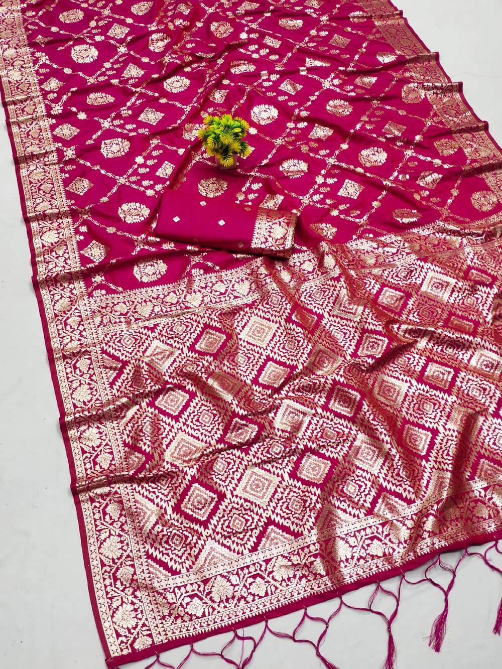 Kp Majestic Dark Pink Pure Banarasi Silk Saree With Whimsical Blouse Piece