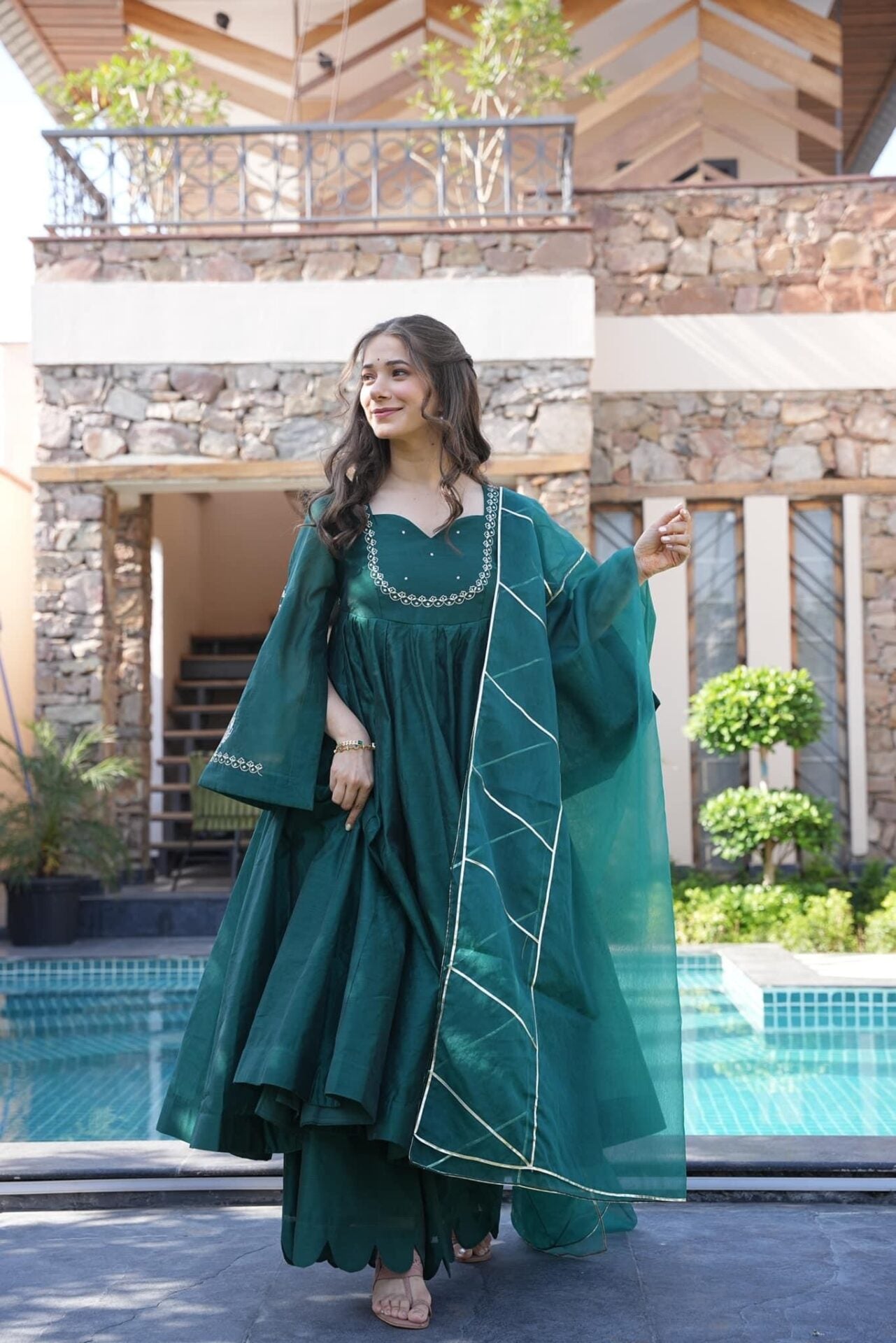 Idaho-o Alluring green chanderi suit set