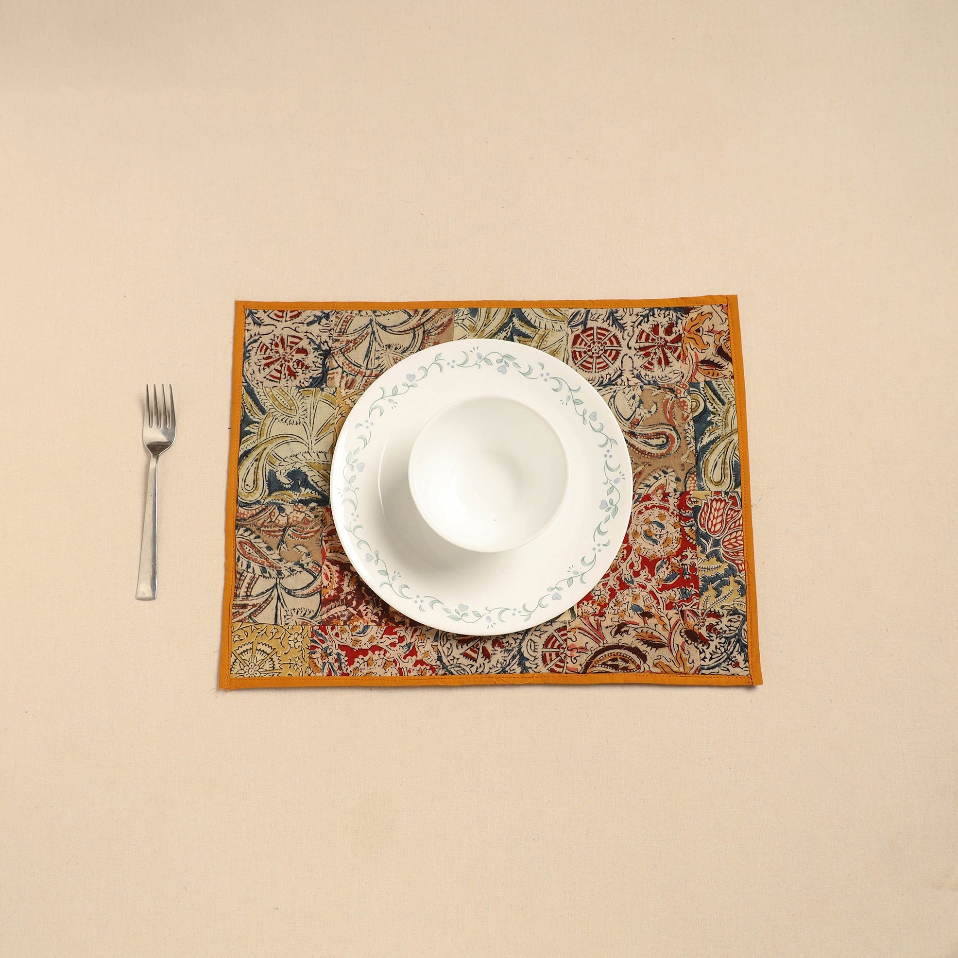 NOORI BAZAR Handcrafted Cotton Patchwork Table Mat 01