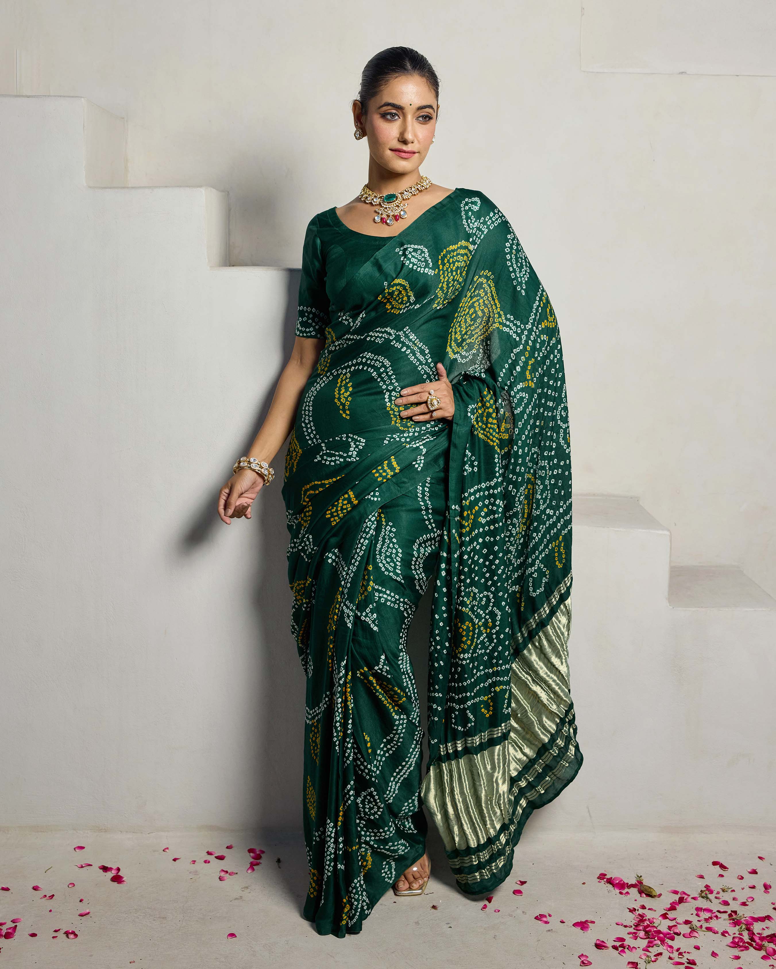 Aachho Elegance Bliss Green Silk Bandhani Saree