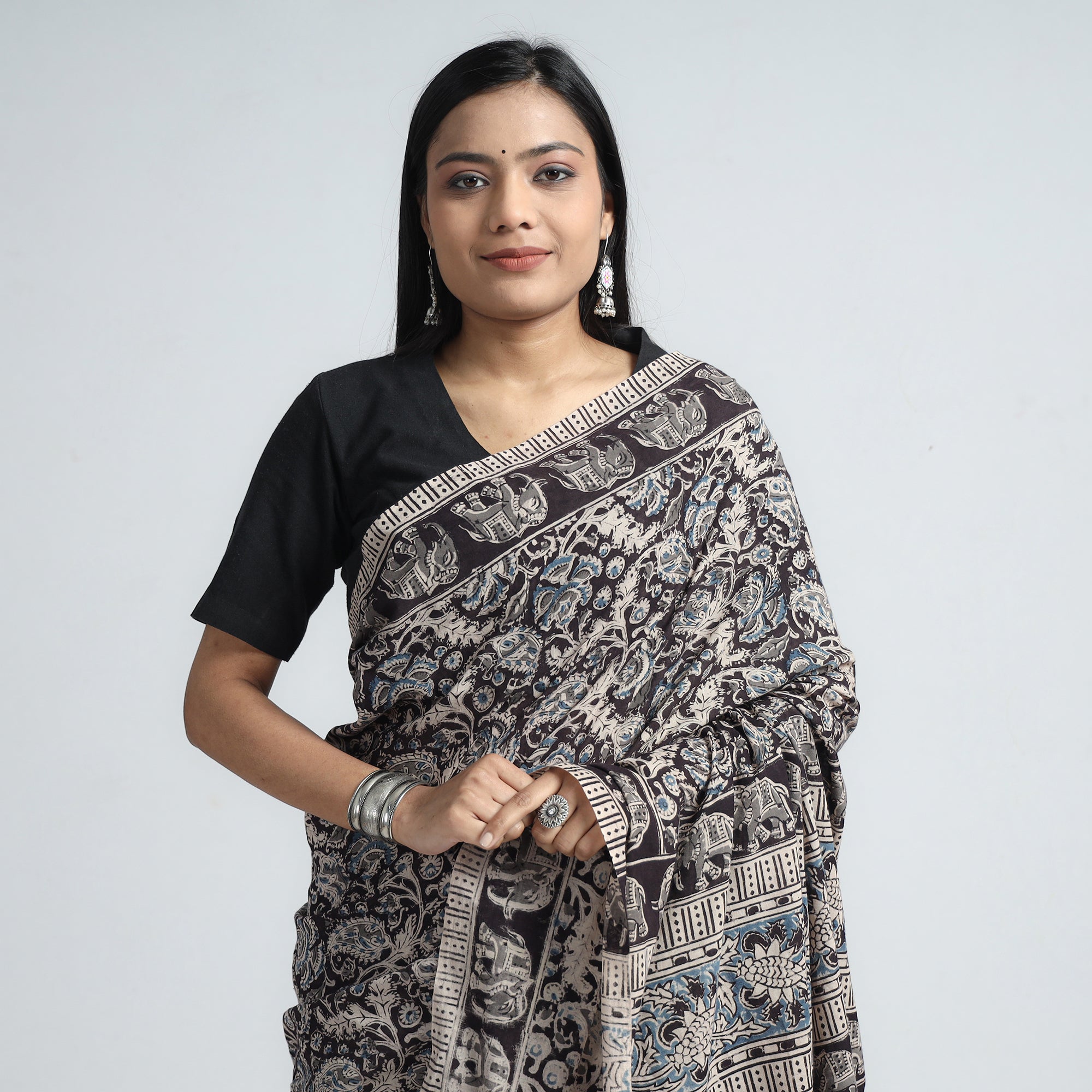VENKATA BHANU KALAMKARI PEDANA Black - Pedana Block Print Cotton Kalamkari Saree - view 3