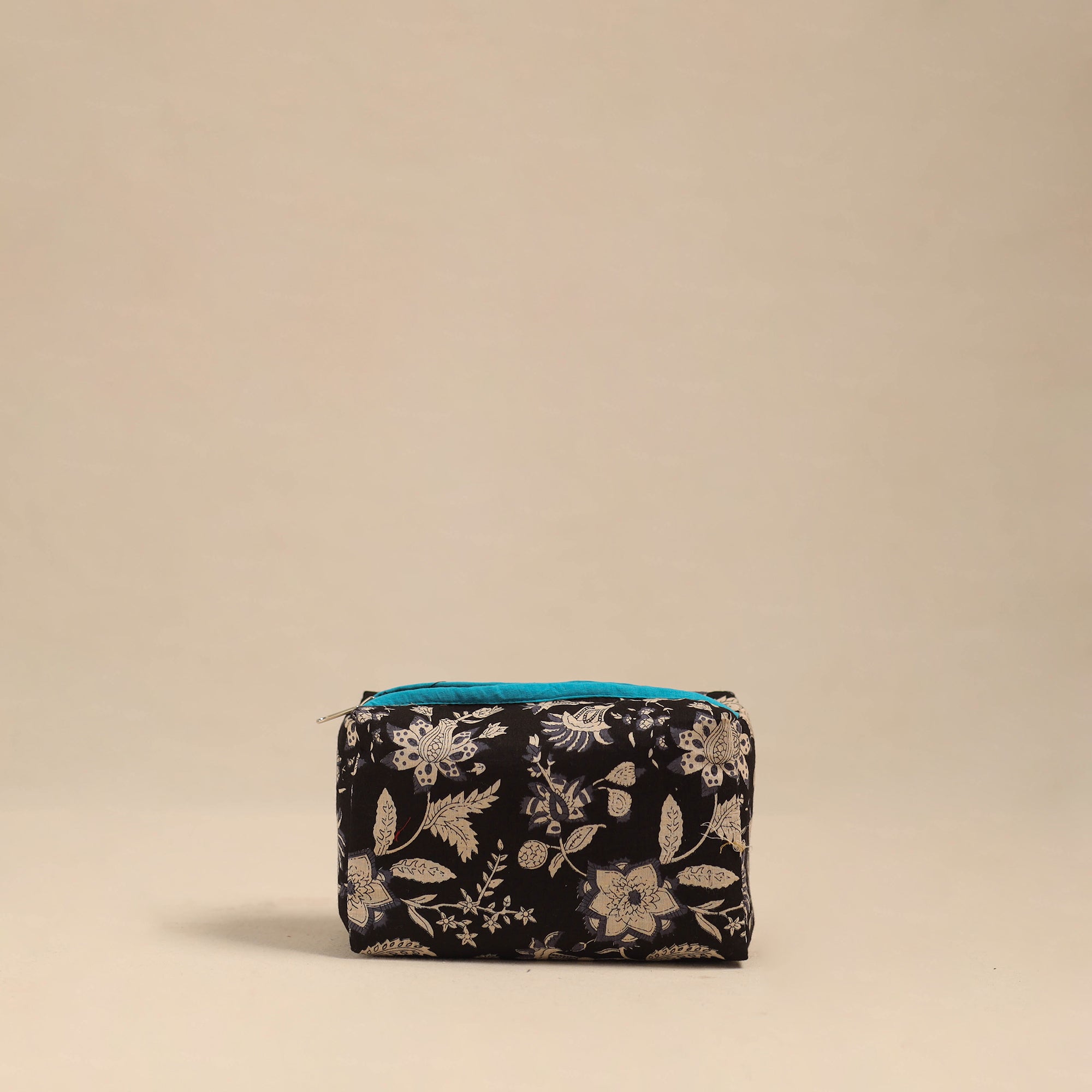 NOORI BAZAR Black - Handmade Cotton Toiletry Pouch 03