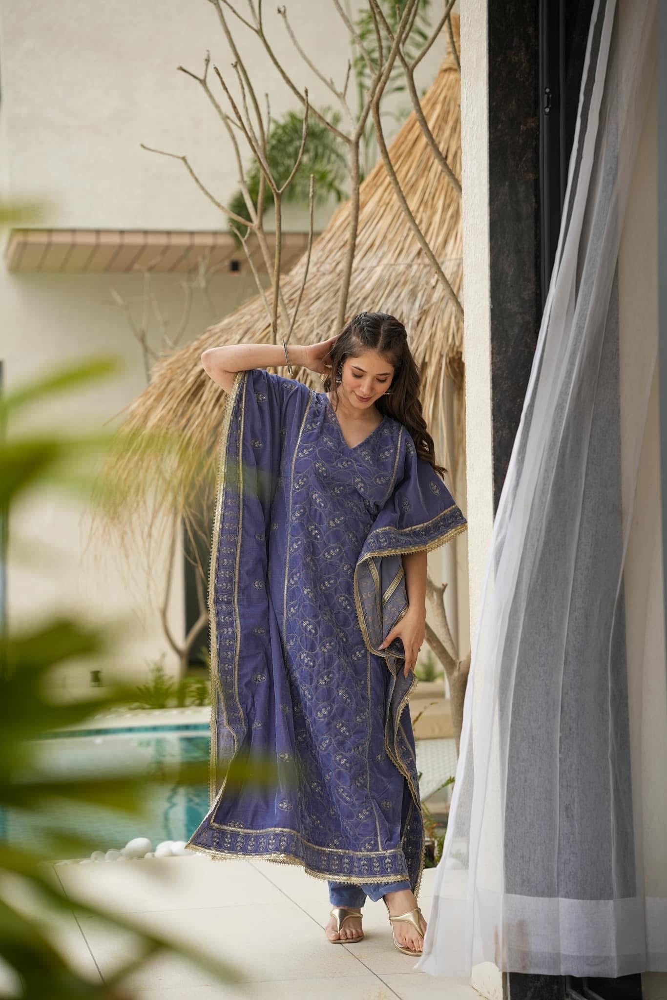 Idaho-o Flamingo chic velvet kaftan - view 3