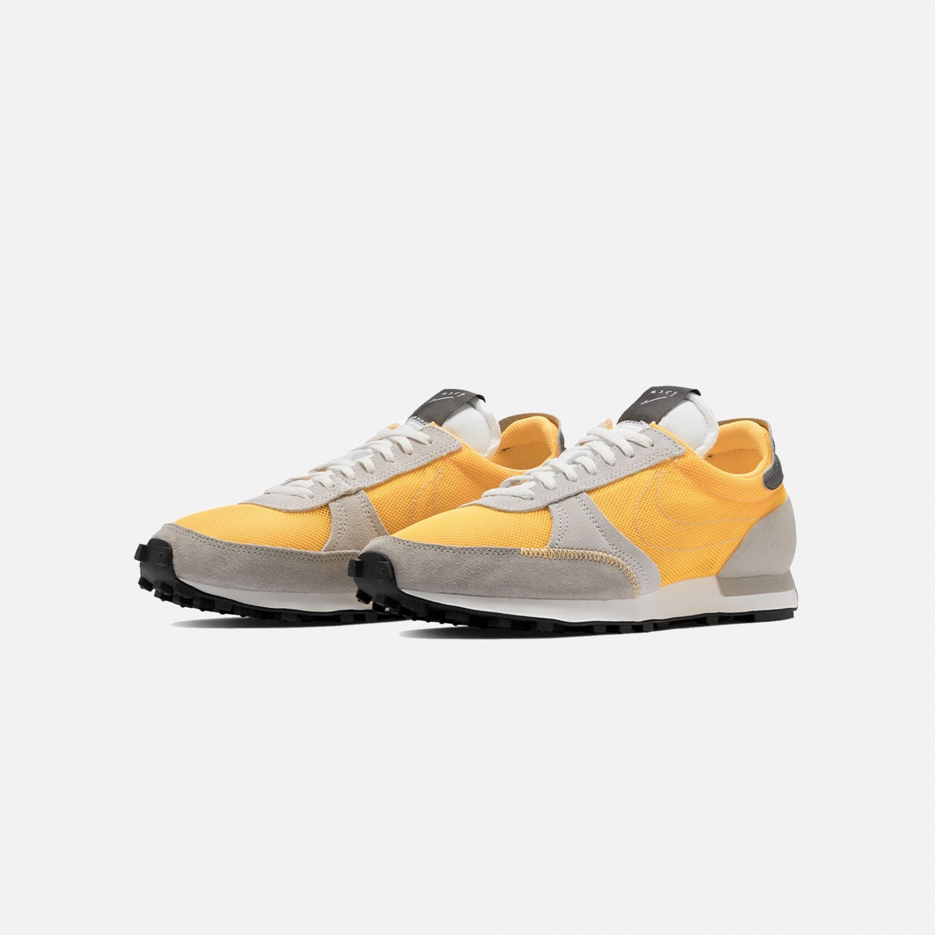 Nike | DAYBREAK TYPE LASER ORANGE
