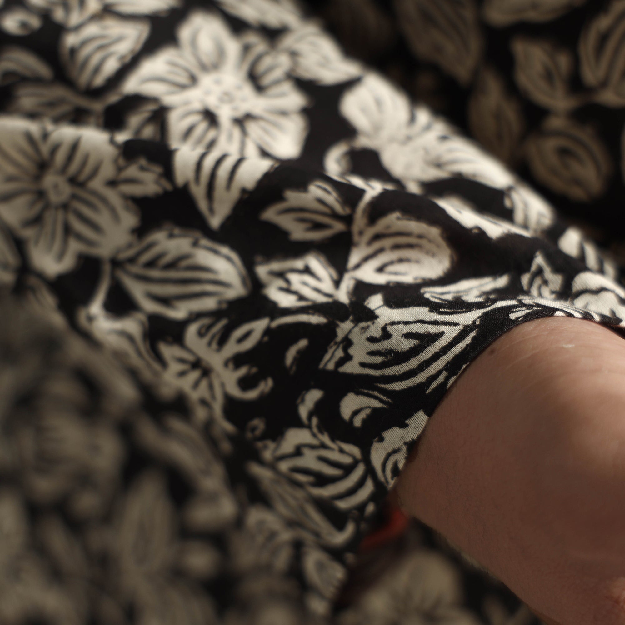 ITOKRI CASUALS Black & White Tropical Flowers Bagru Block Printed Cotton Men Short Kurta - view 6