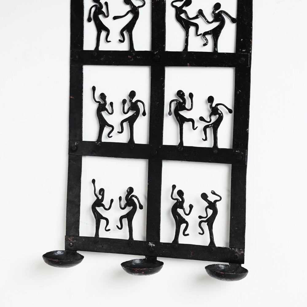 CHHATTISGARH HASTSHILP VIKAS BOARD Bastar Tribal Wrought Penal Diya / Candle Stand - view 3