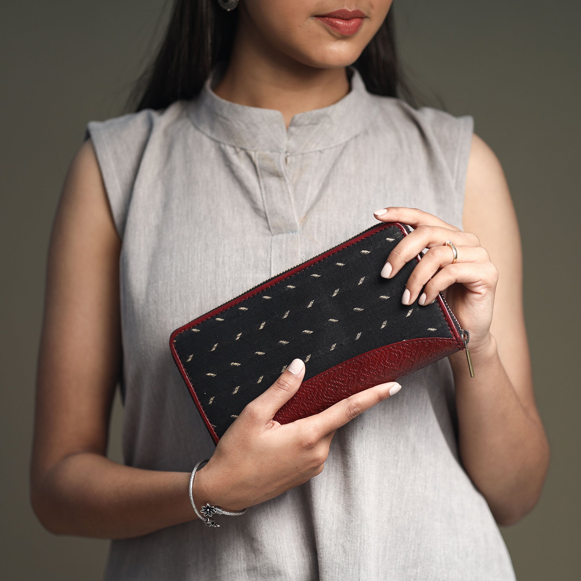 ASALKAAR Black - Handcrafted Jacquard Weave Leather Wallet