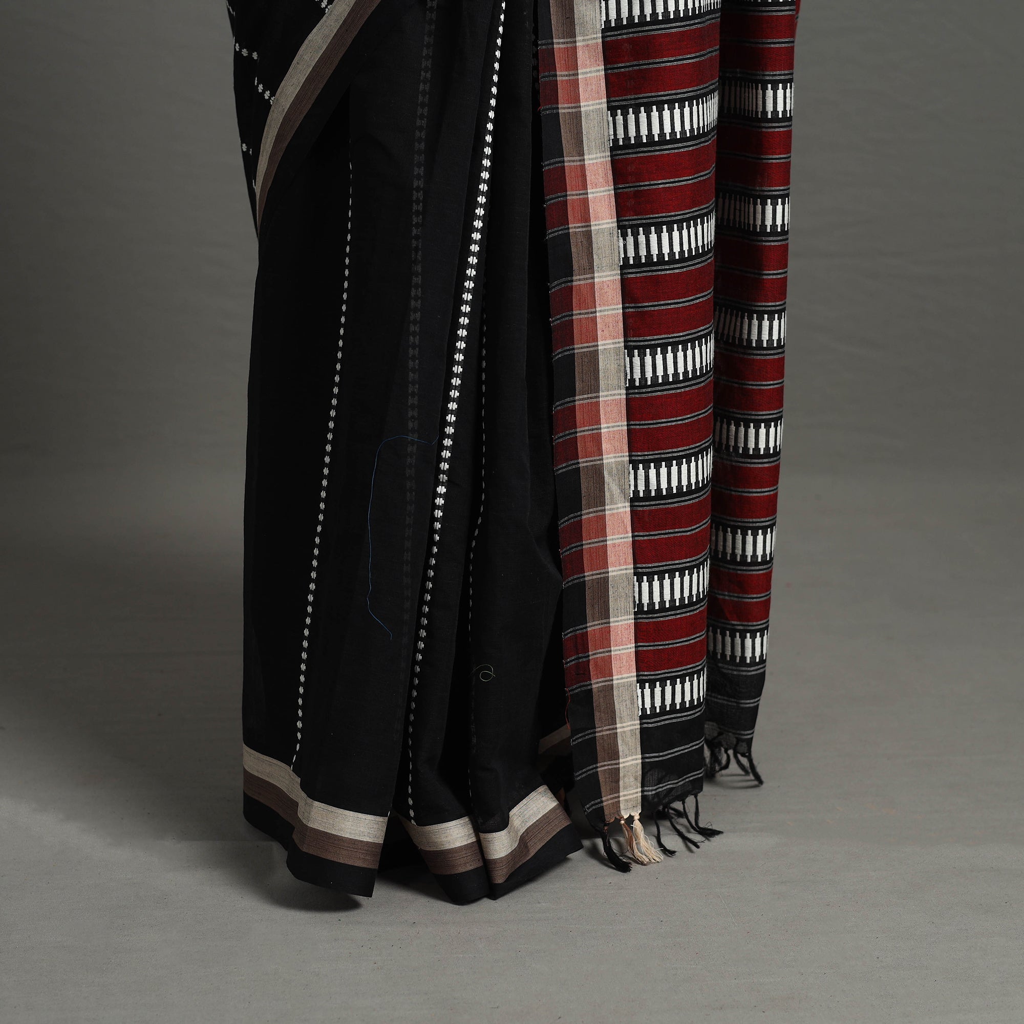SASHA Black - Bengal Handwoven Cotton Begampuri Saree 06 - view 6