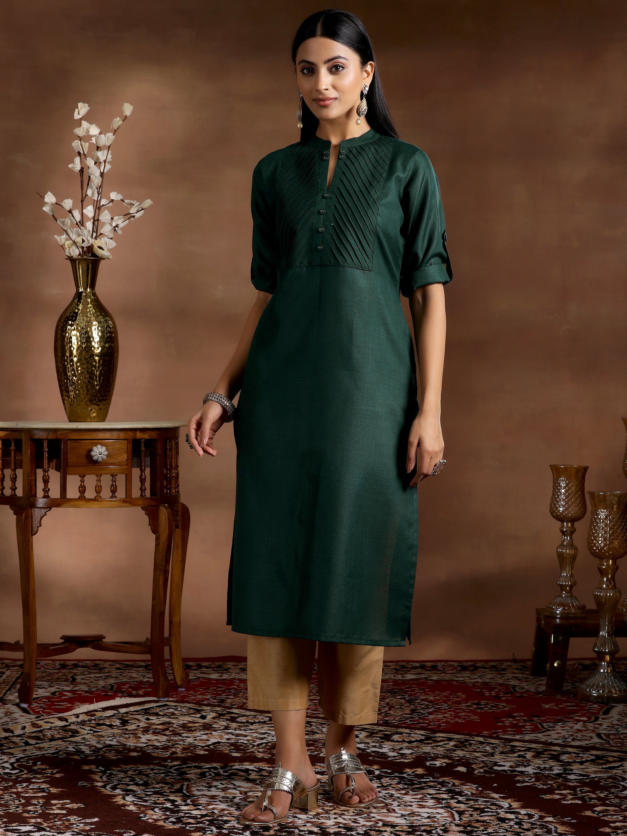 Libas Green Solid Cotton Blend Straight Kurta - view 2