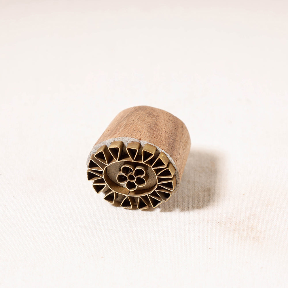 ITOKRI CRAFTS INITIATIVE Hand-Carved Rohida Wood Brass Block (1 in)