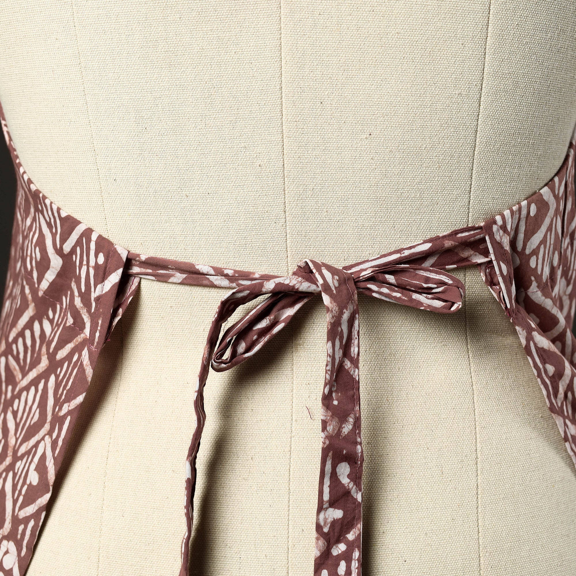 JALPARI Brown - Hand Batik Print Cotton Apron with Pocket 09 - view 5