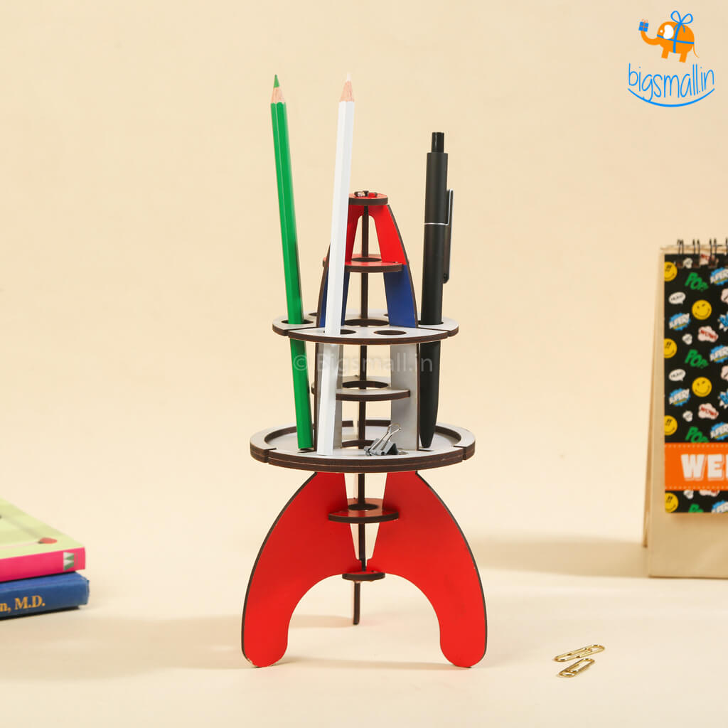 Ascetic Rocket Pen Stand