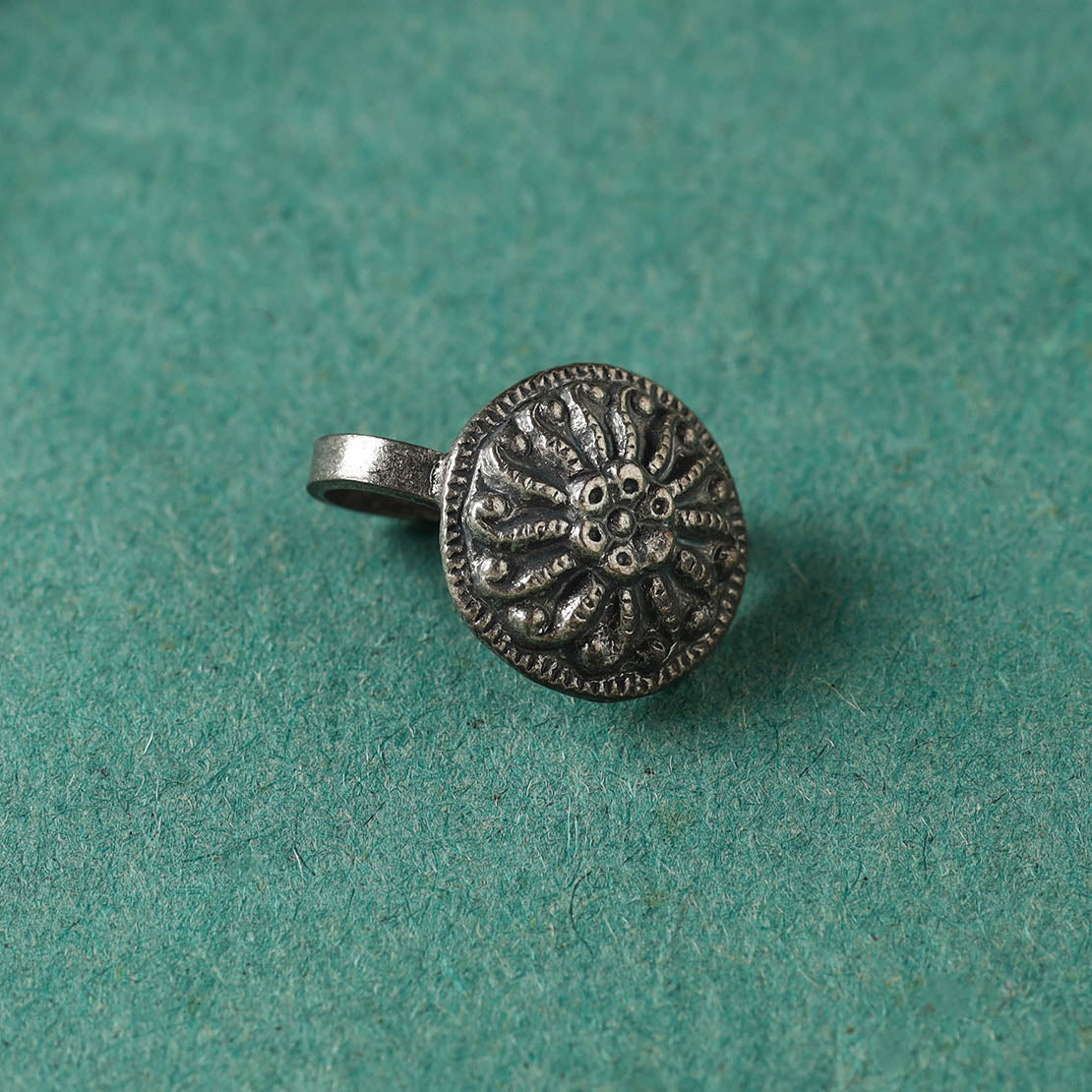 HAVELI CHRONICLES Antique Padma Sterling Silver Nosepin - view 2
