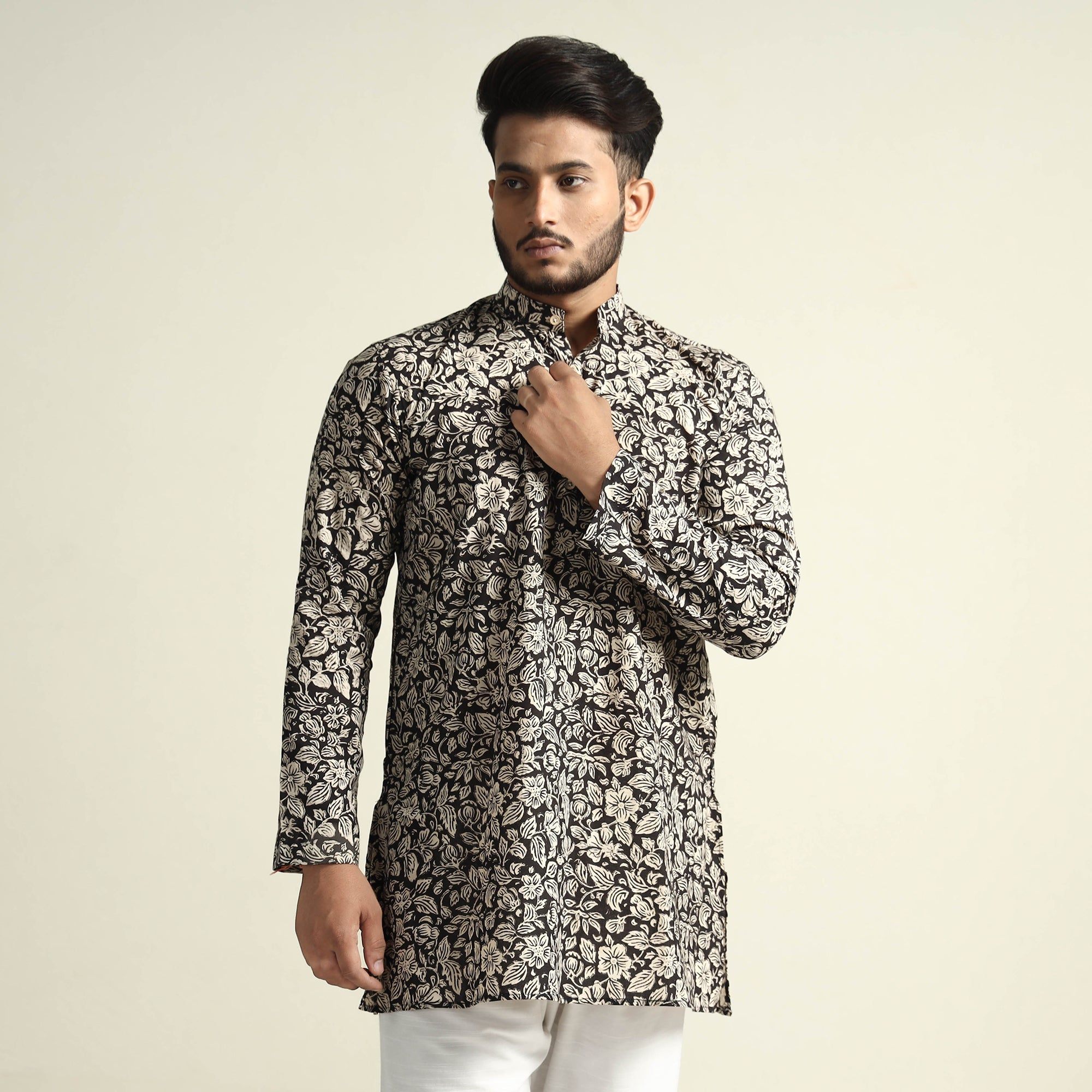 ITOKRI CASUALS Black & White Tropical Flowers Bagru Block Printed Cotton Men Short Kurta - view 4