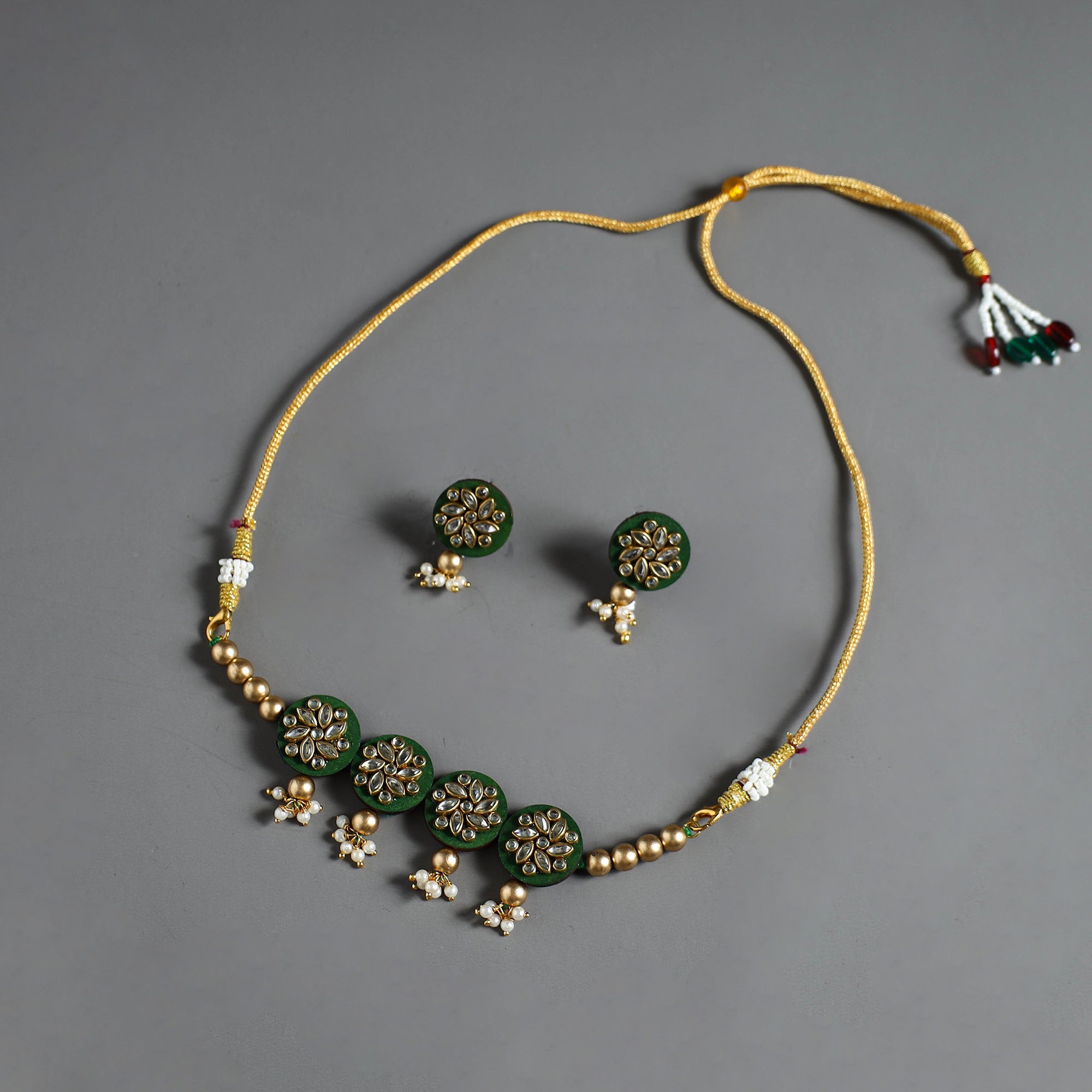 DIVINE GUIDANCE CREATIONS Handmade Kundan & Beadwork Choker Necklace Set 08 - view 2