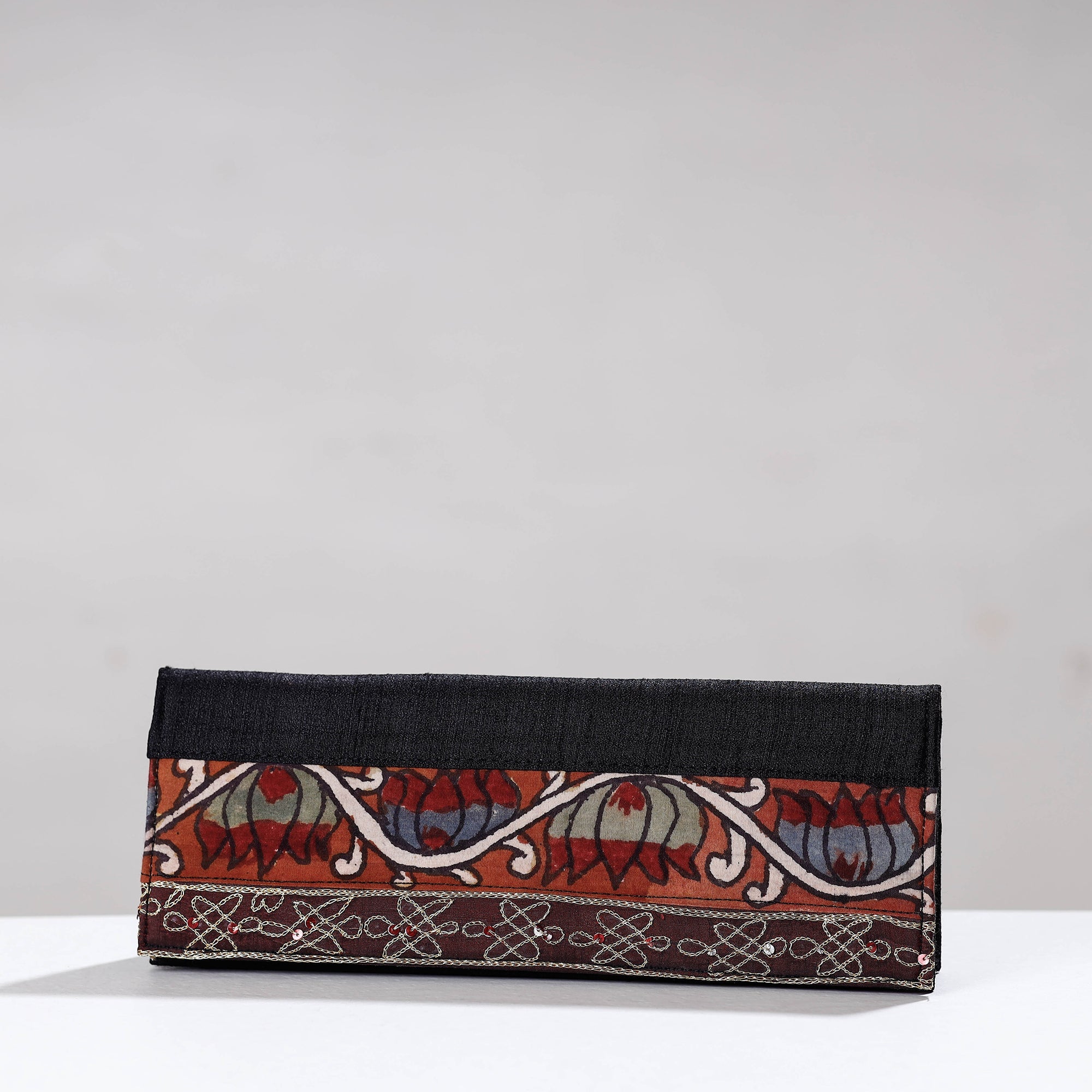 DWARAKA PLUS Black - Handpainted Kalamkari Ghicha Silk Clutch
