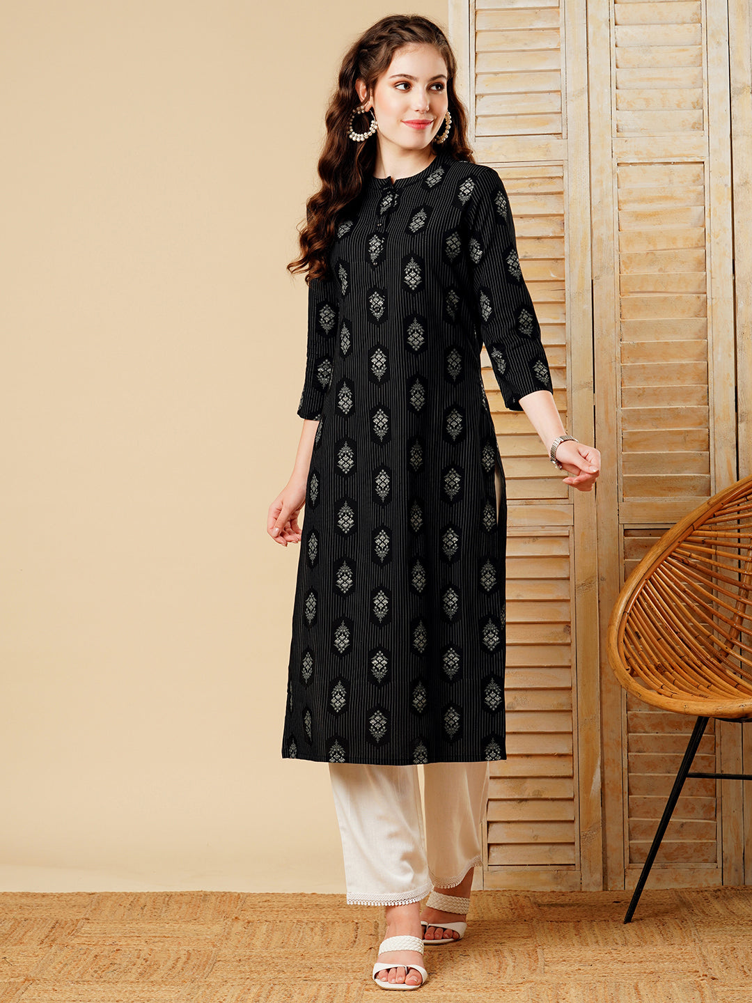 Fashor Floral Foil Printed Straight Fit Kurta - Black - view 2