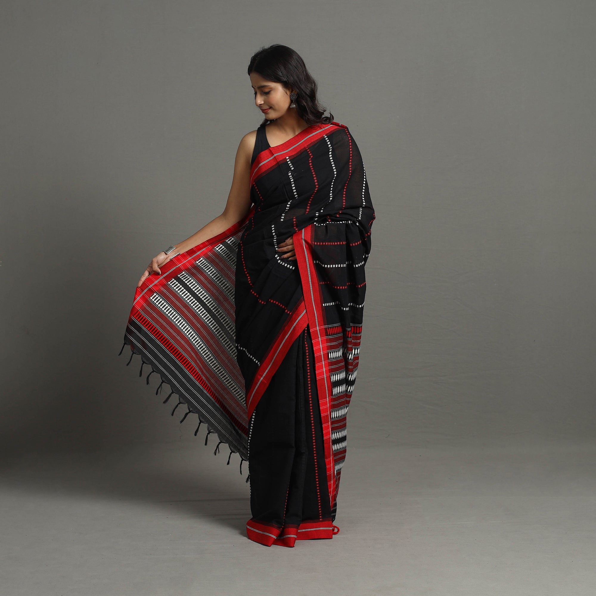 SASHA Black - Bengal Handwoven Cotton Begampuri Saree 09 - view 2