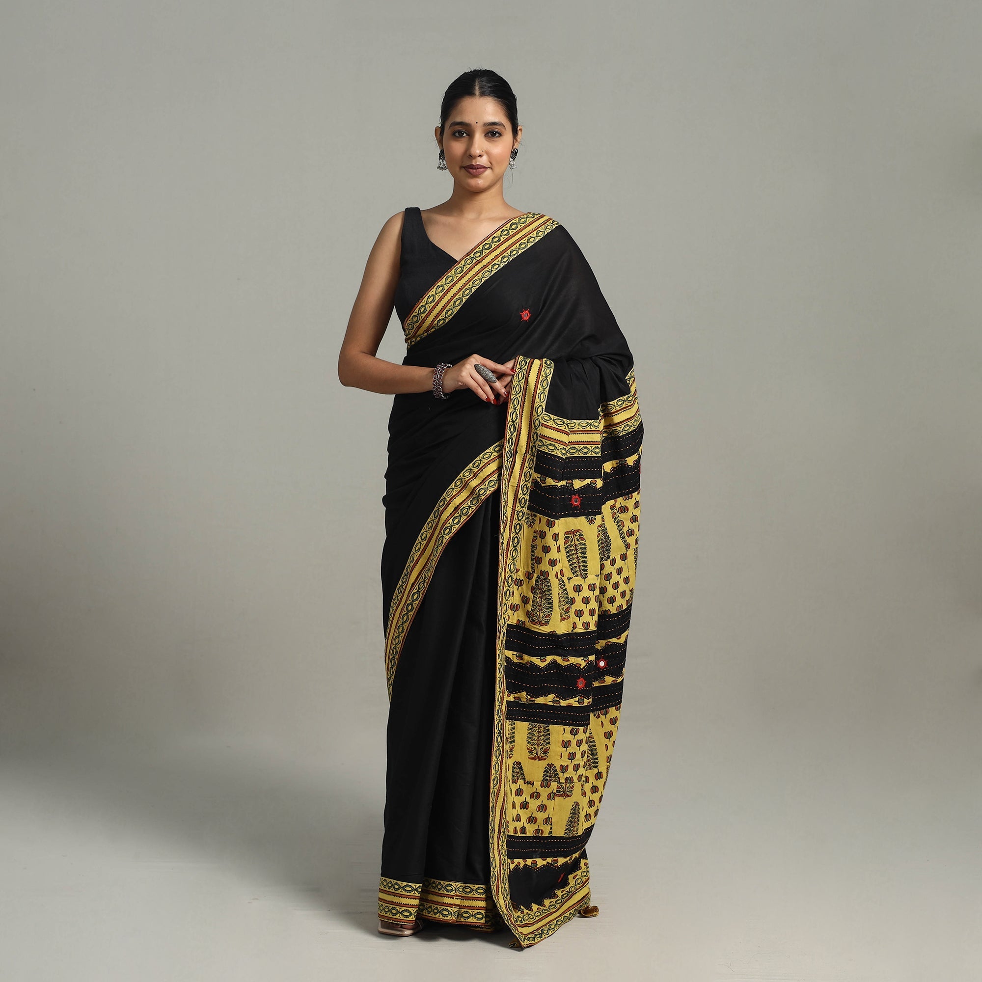 SHADES OF MARUDHARA Black - Applique Patchwork Mul Cotton Tagai Ajrakh Saree 01 - view 2
