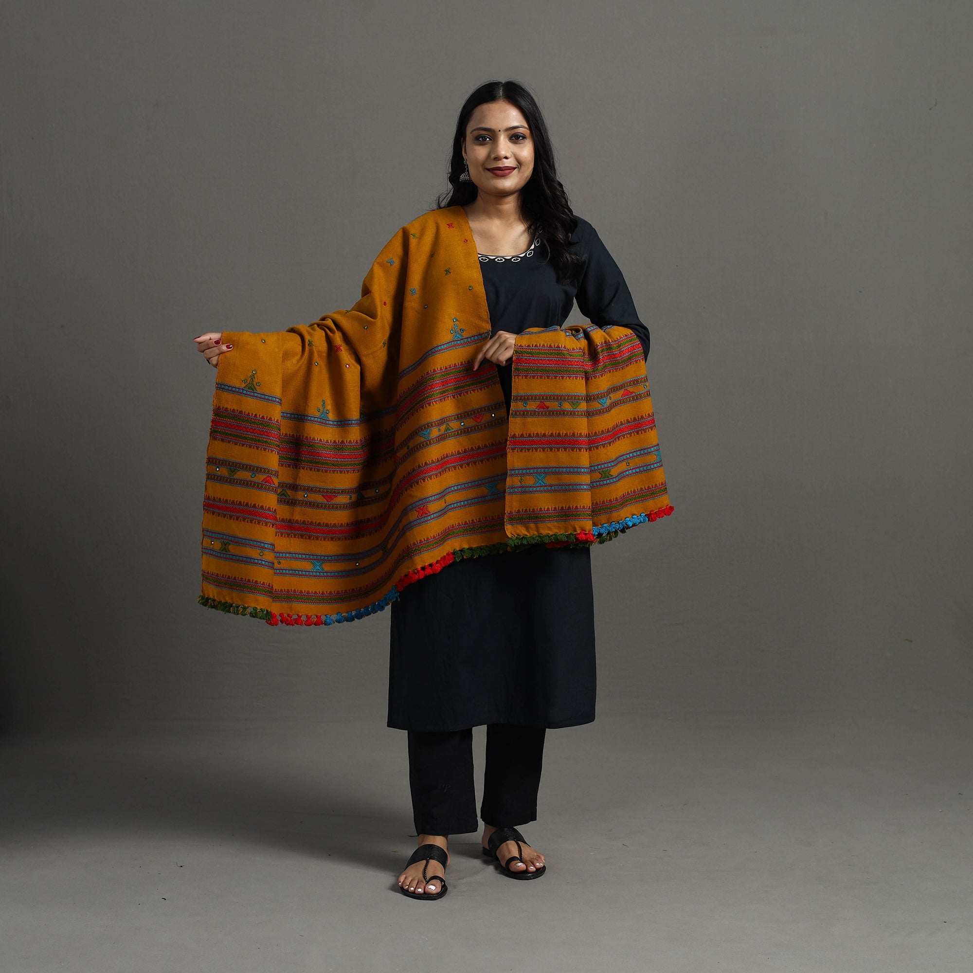 VANKAR BHIMJI KANJI Brown - Kutch Handwoven Mirror Work Woollen Shawl 82 - view 2