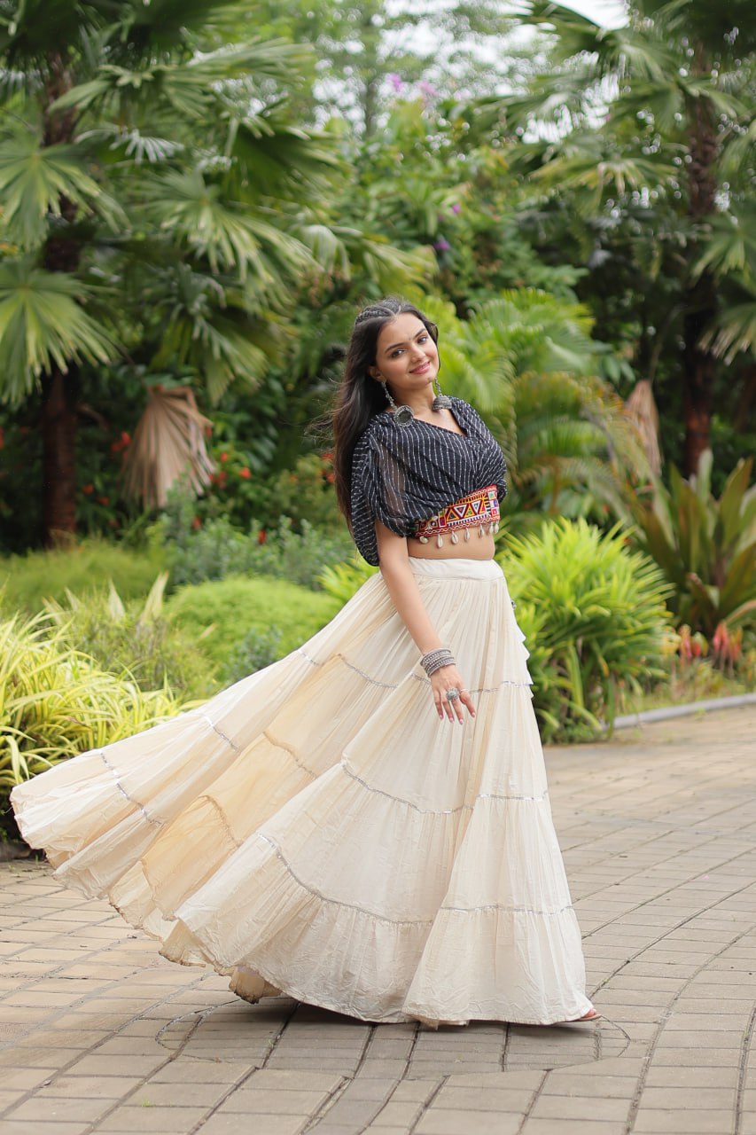 ClothsVilla Black Elegant Lehenga with Leheriya Print Blouse