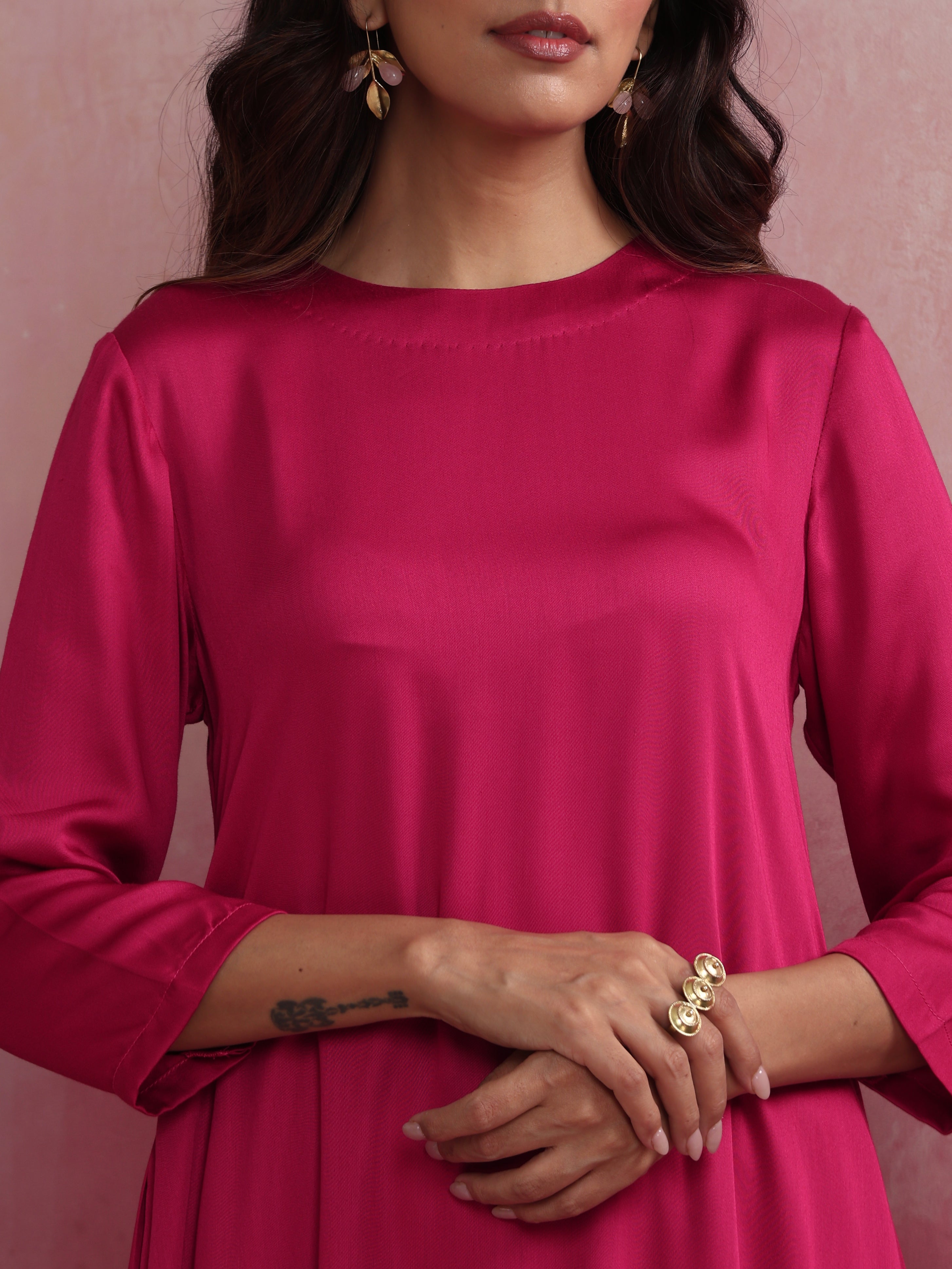 trueBrowns Magenta Highlow Modal Kurta Set - view 4