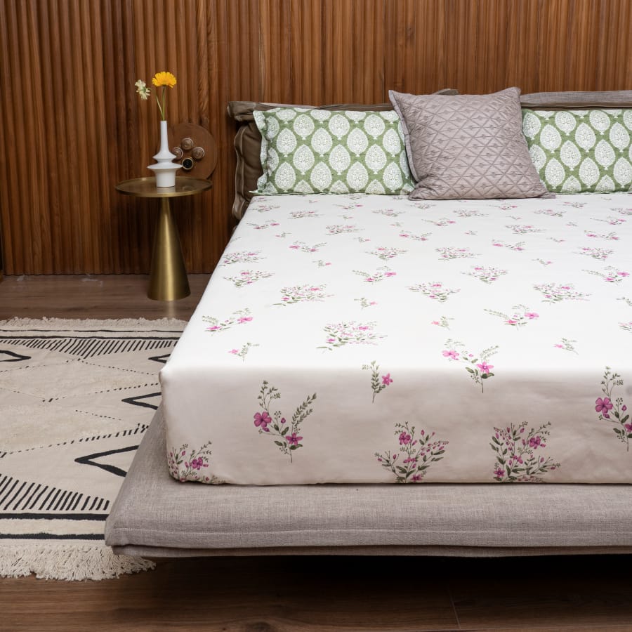 Urban Space -Home Furnishing Store 220 TC 100% Cotton printed double bedsheet - Valley Pink