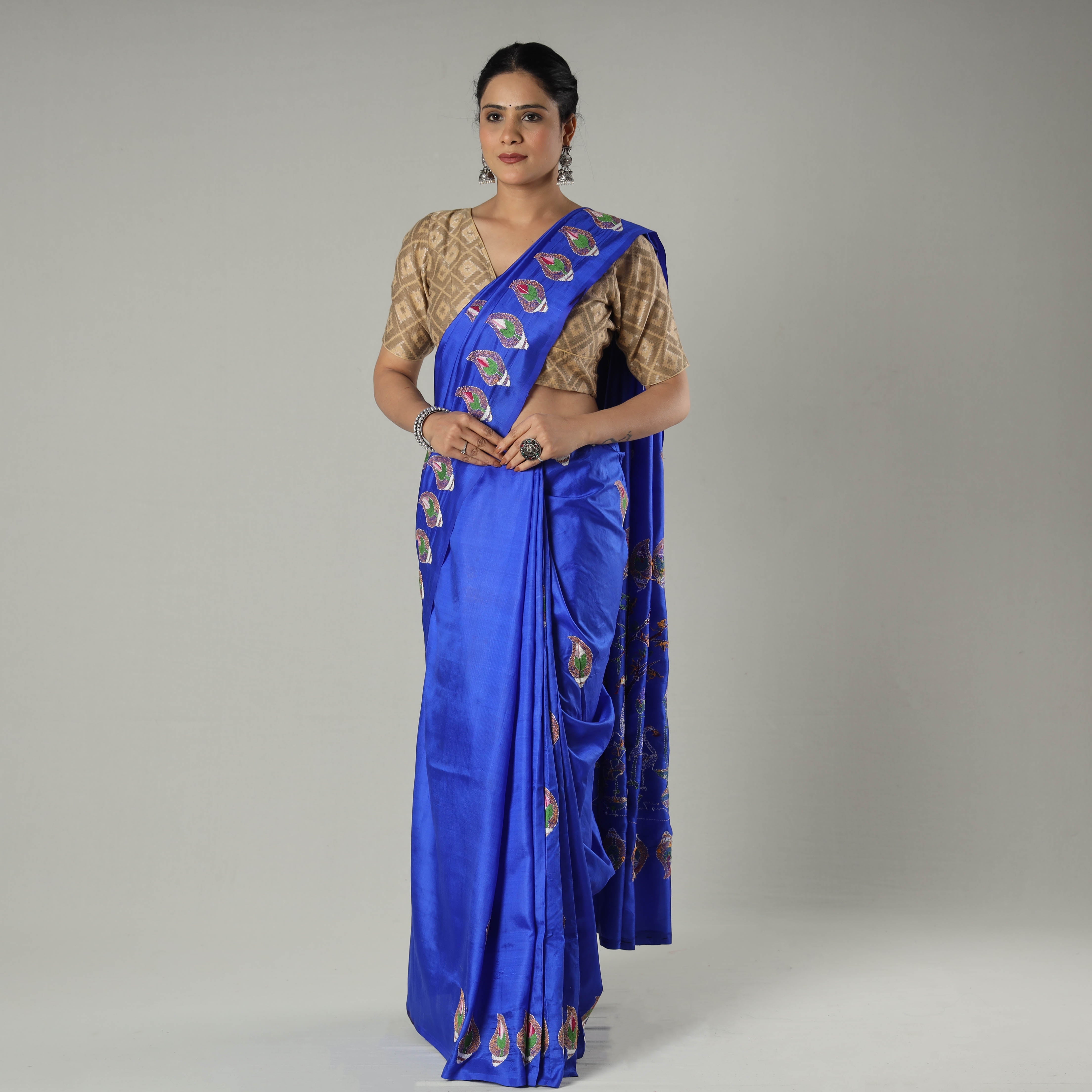 KHUSHBASH - HAPPY LOOM OF EAST Blue - Bengal Kantha Embroidery Banarasi Silk Handloom Saree - view 2