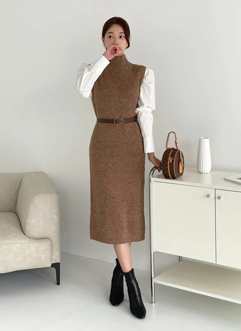 Alamode By Akanksha Rida Premium Winter Coord Set- Top with Dress and Belt - view 2