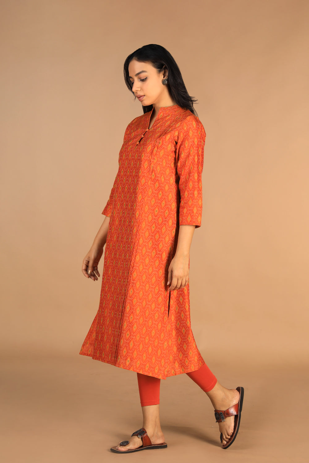 Kalanjali Ethnics Handwoven Pochampally silk Ikat kurta - view 7