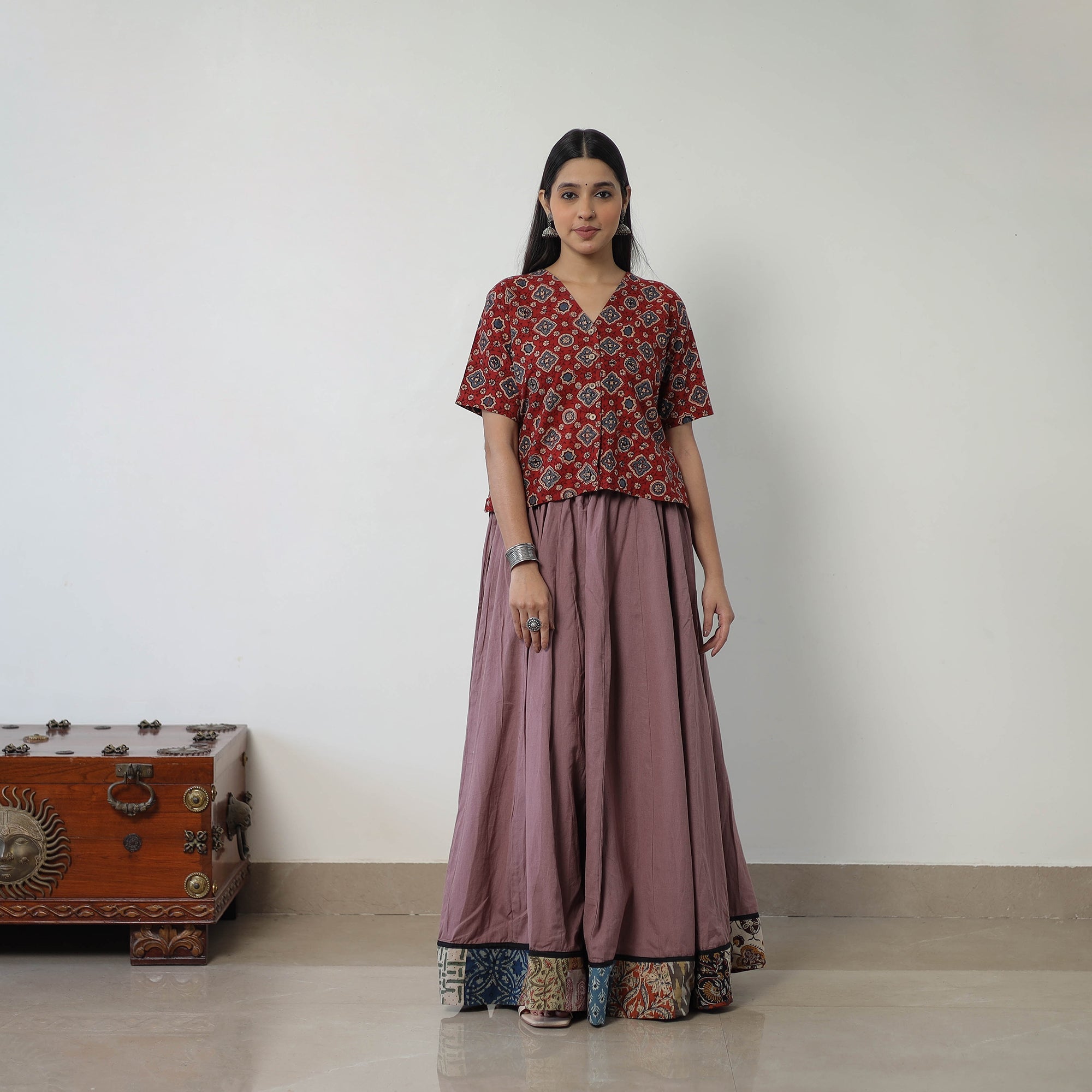NOORI BAZAR 24 Kali Plain Cotton Skirt with Patchwork Border 01