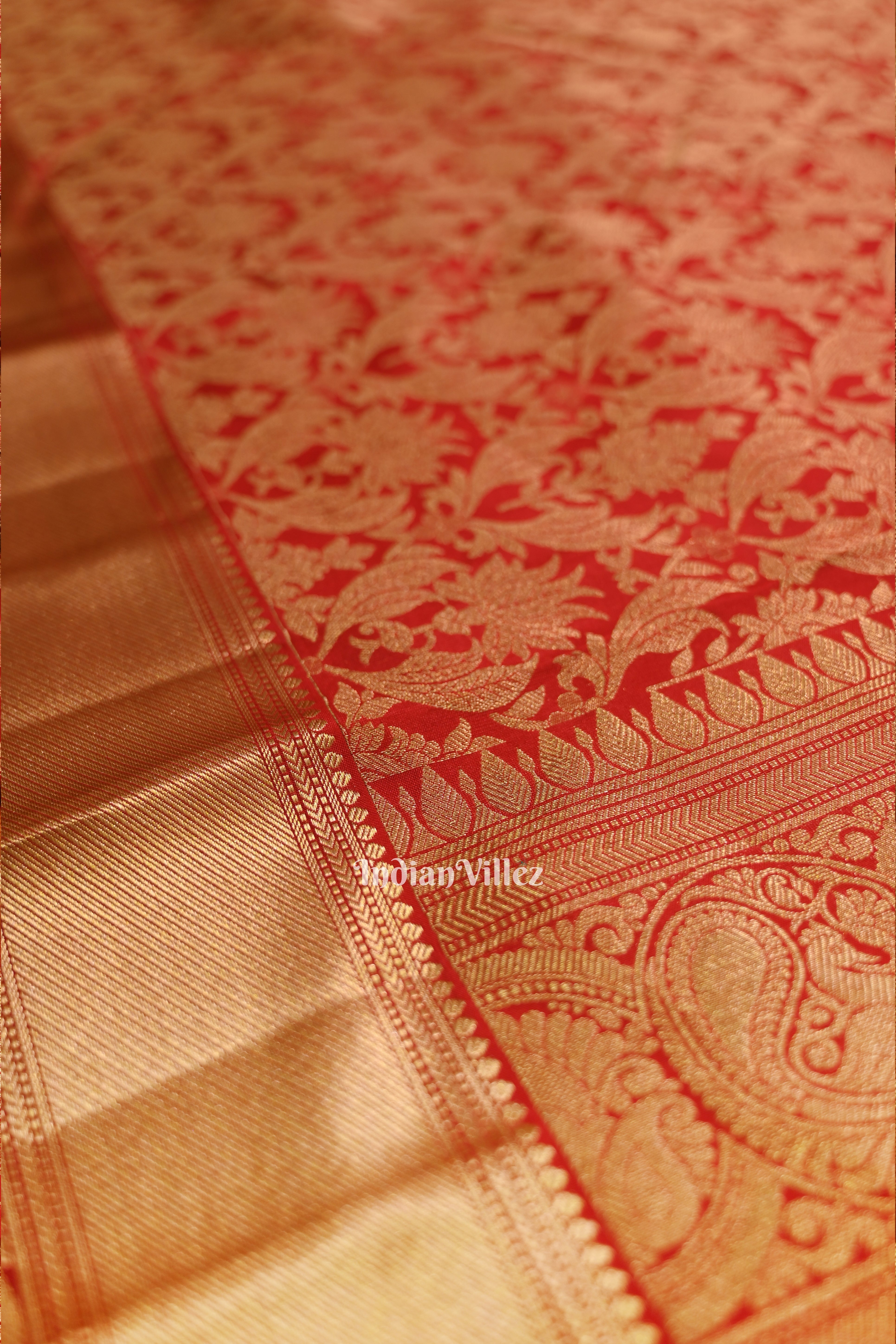 IndianVillèz Red Pure Kanjivaram Silk Saree with Zari Brocade - view 3