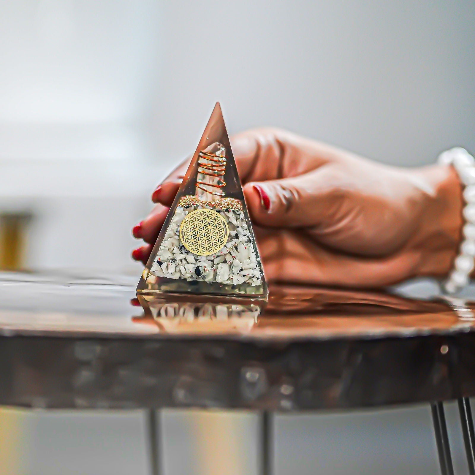 Gemsmantra Rainbow Moonstone Nubian Pyramid