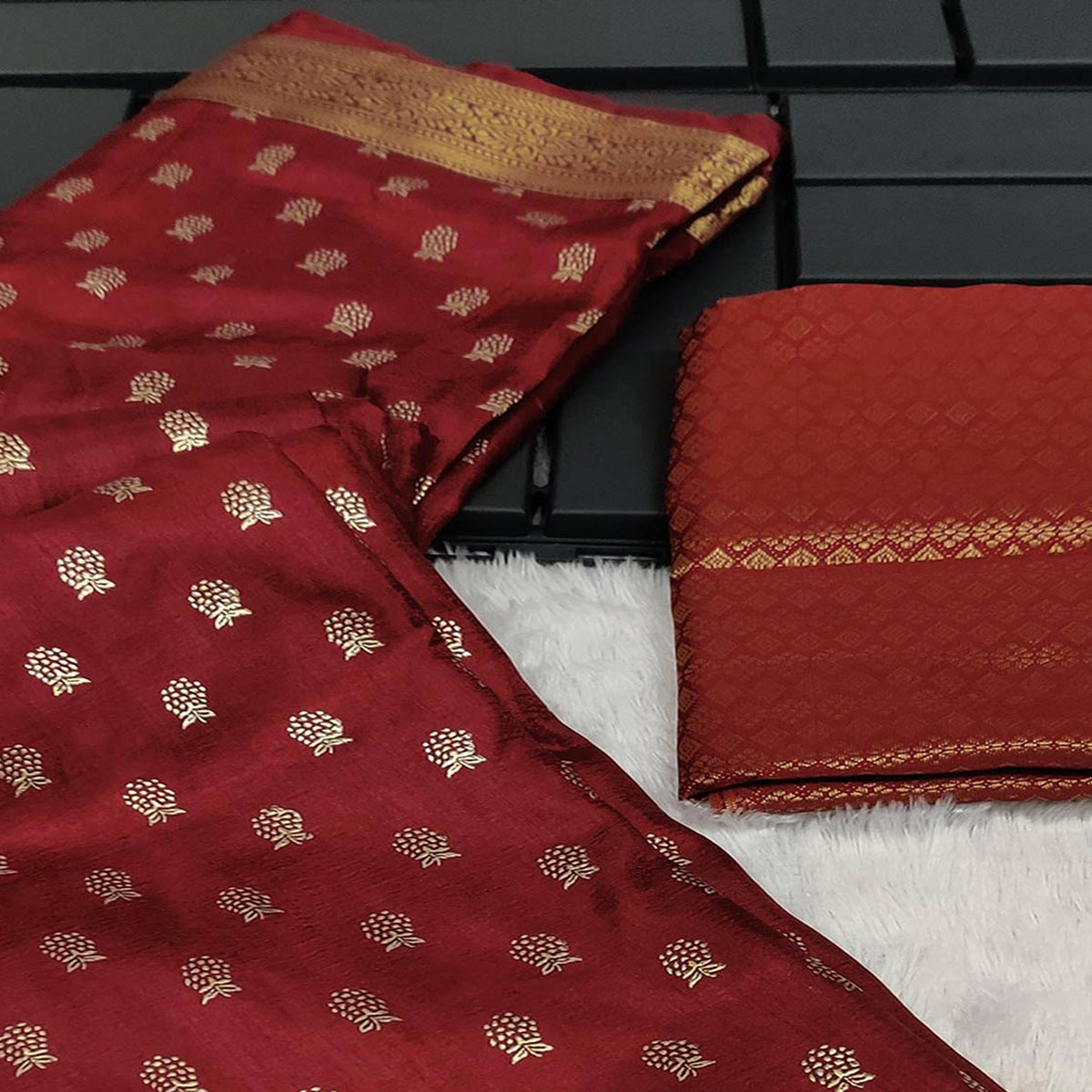 Peachmode Maroon Foil Printed Vichitra Silk Saree - view 2