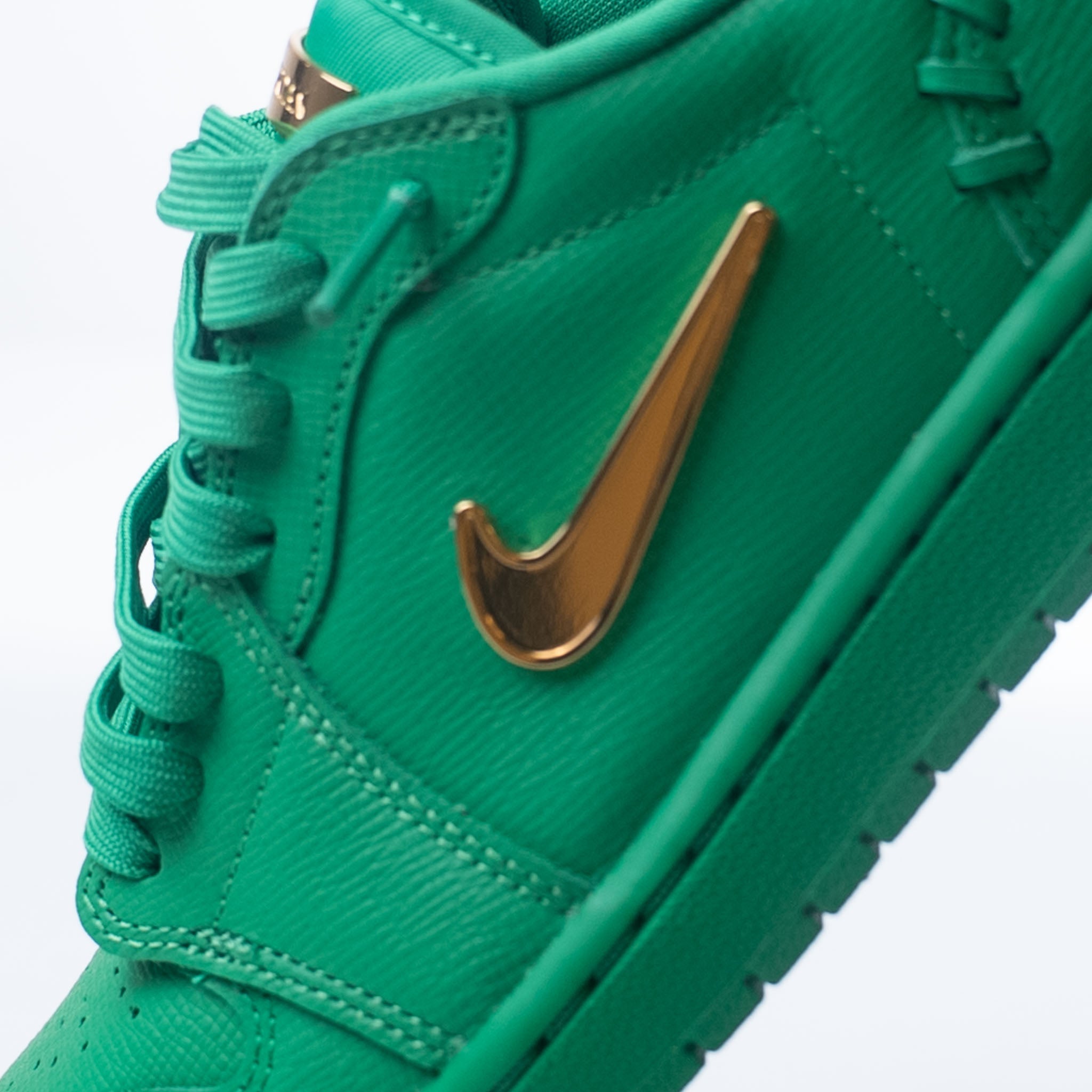 Nike Jordan 1 Low 'Method Of Make Lucky Green' - view 4